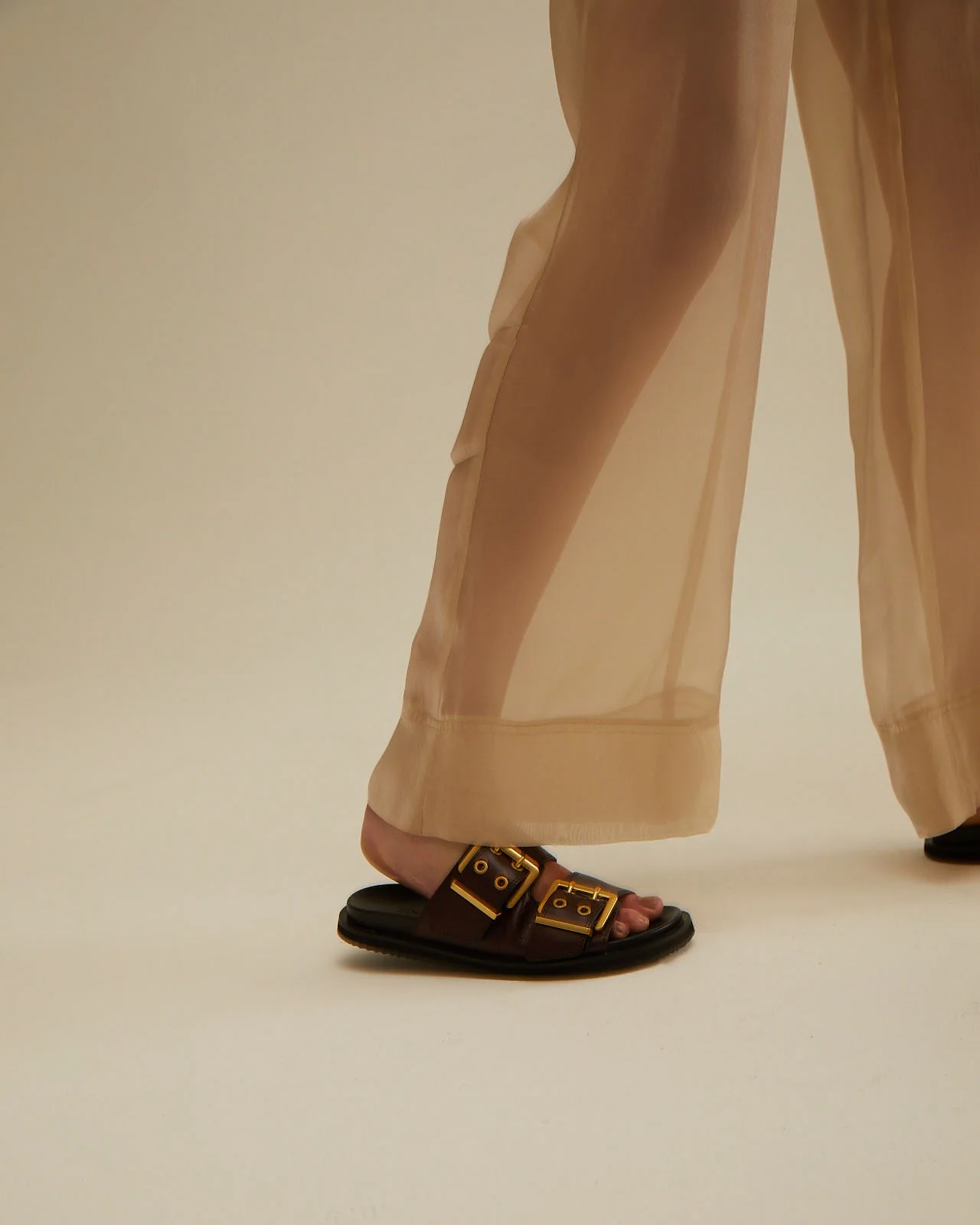 ALIAS MAE Womens Patterson Leather Sandals - Chocolate - Image 3