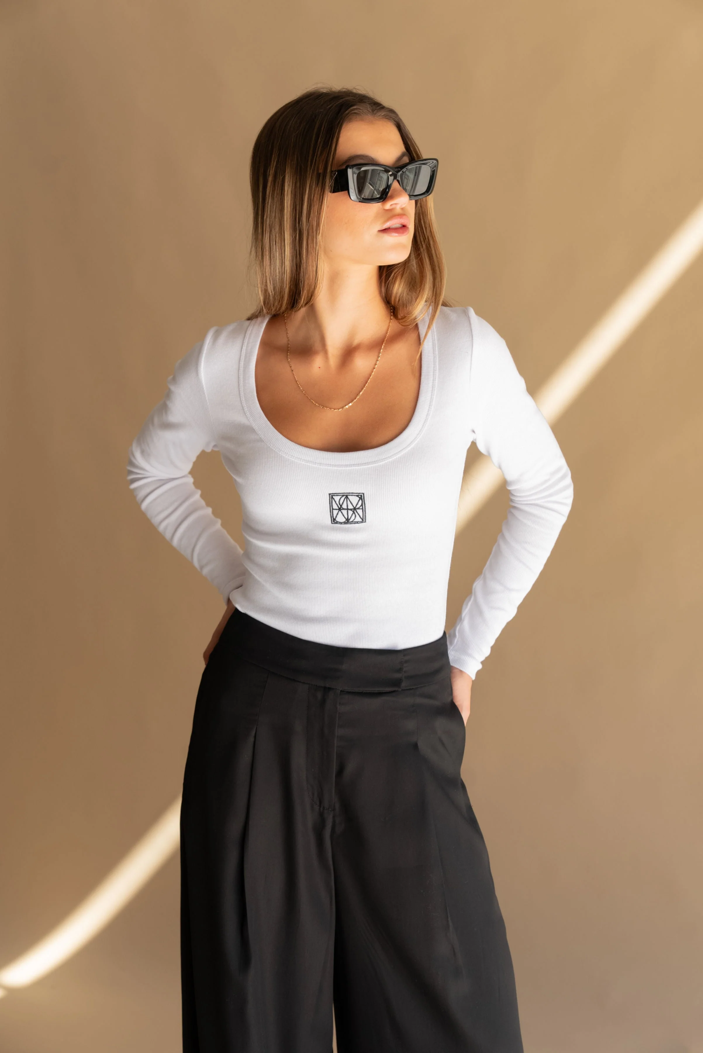 ARAMINTA JAMES Womens Monogram Long Sleeve Top Snow - Image 7