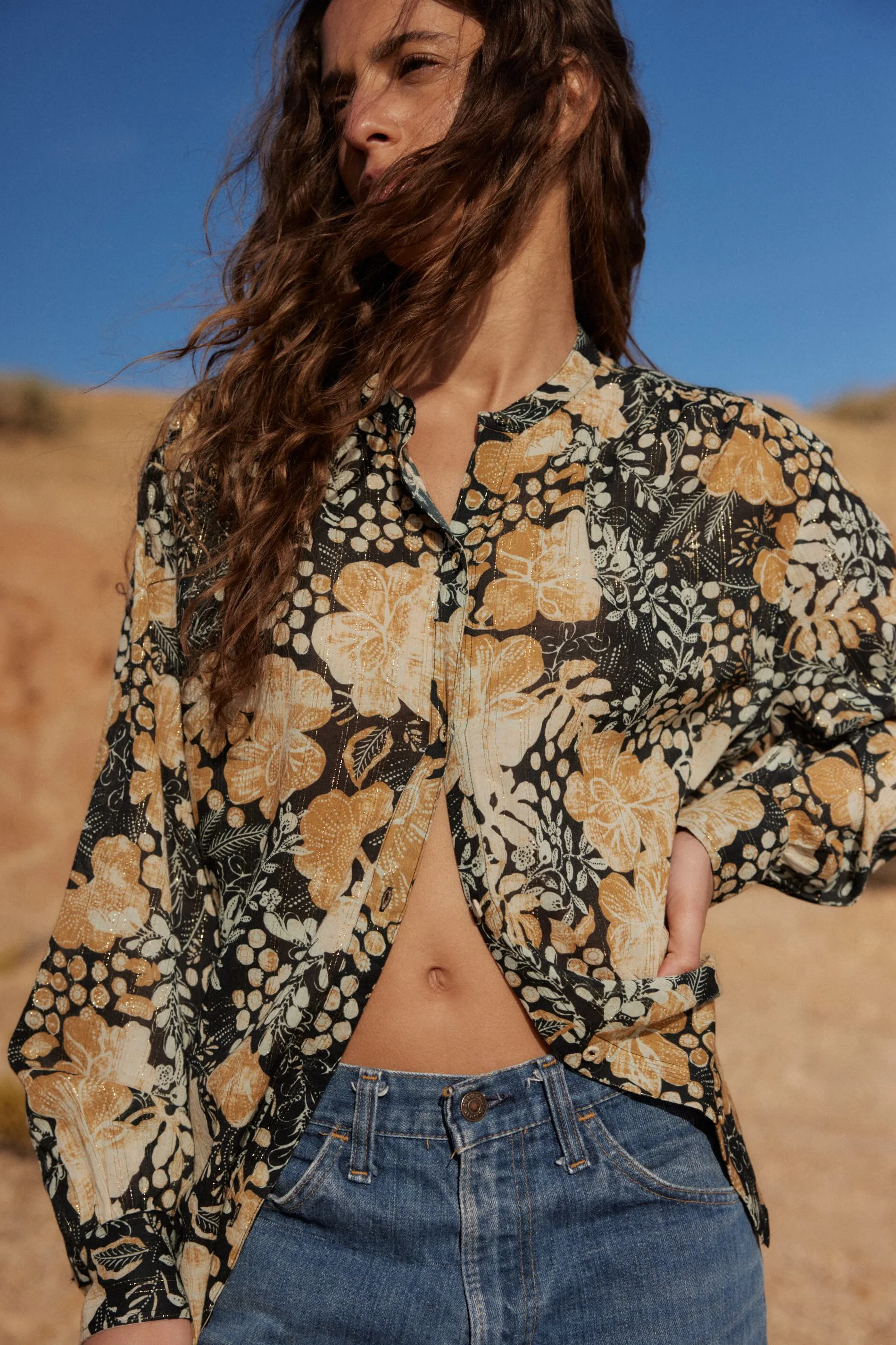 AUGUST THE LABEL Womens Julian Shirt - Charcoal - Image 7