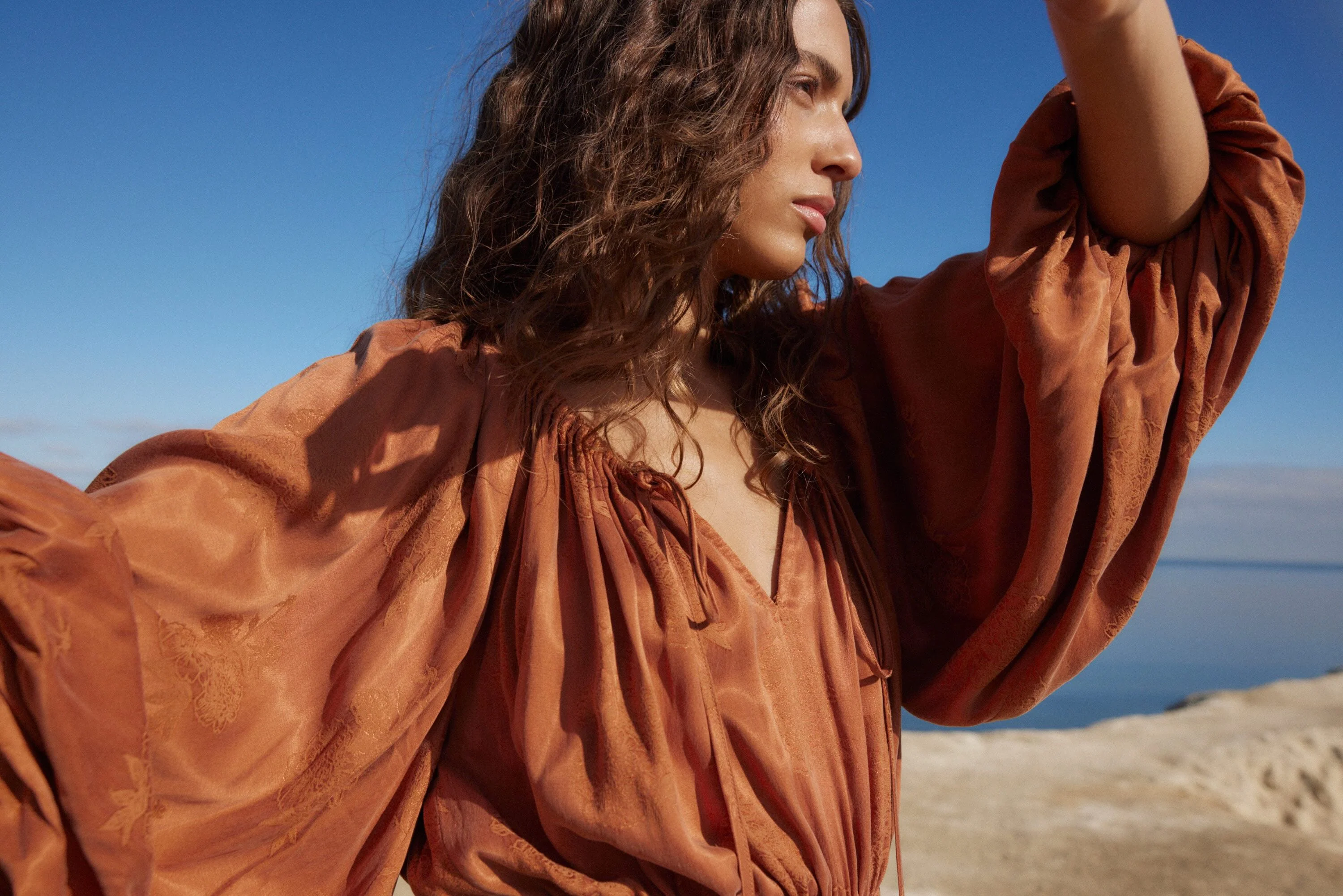 AUGUST THE LABEL Womens Zelda Midi Dress - Rust - Image 13