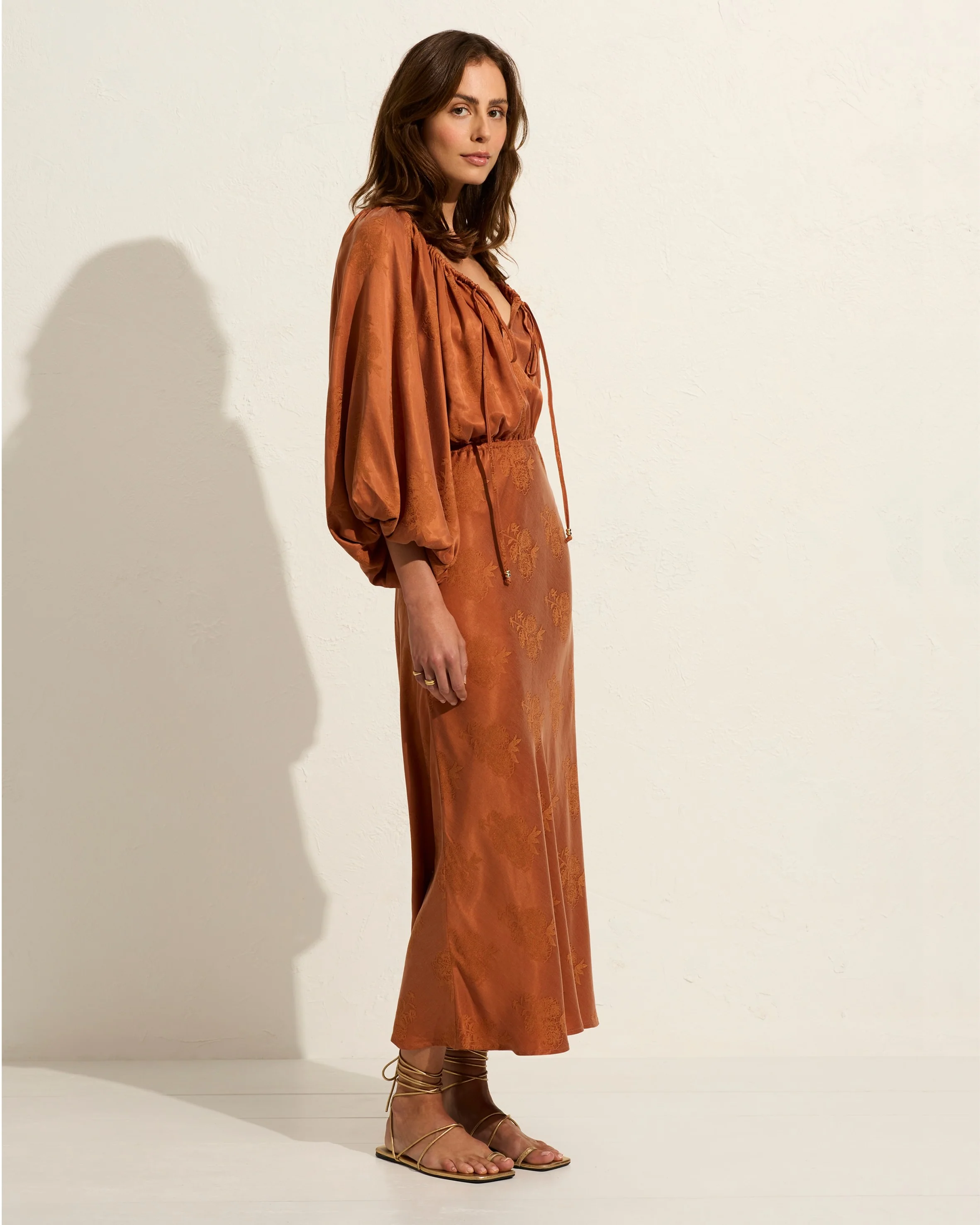 AUGUST THE LABEL Womens Zelda Midi Dress - Rust - Image 2