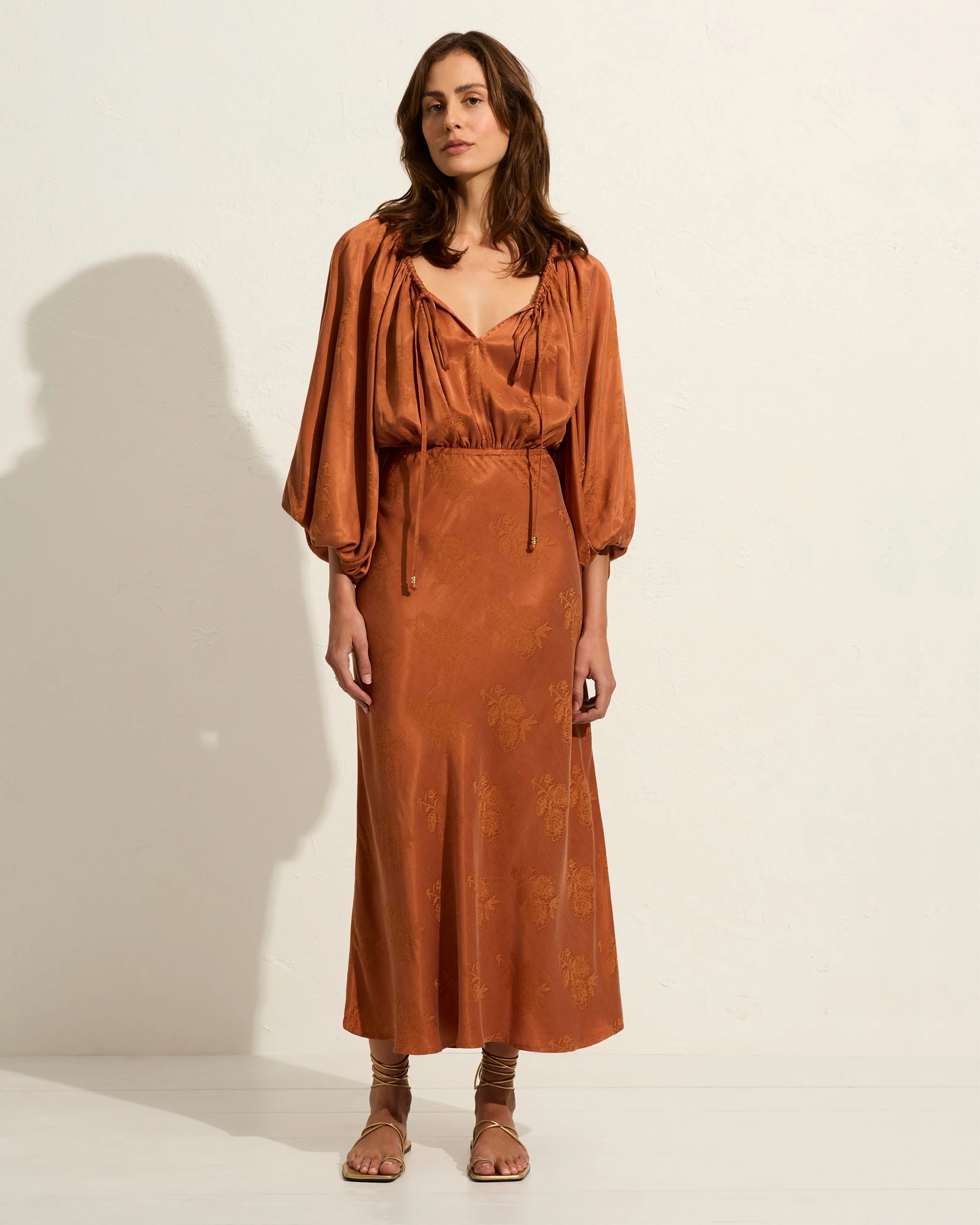 AUGUST THE LABEL Womens Zelda Midi Dress - Rust - Image 5