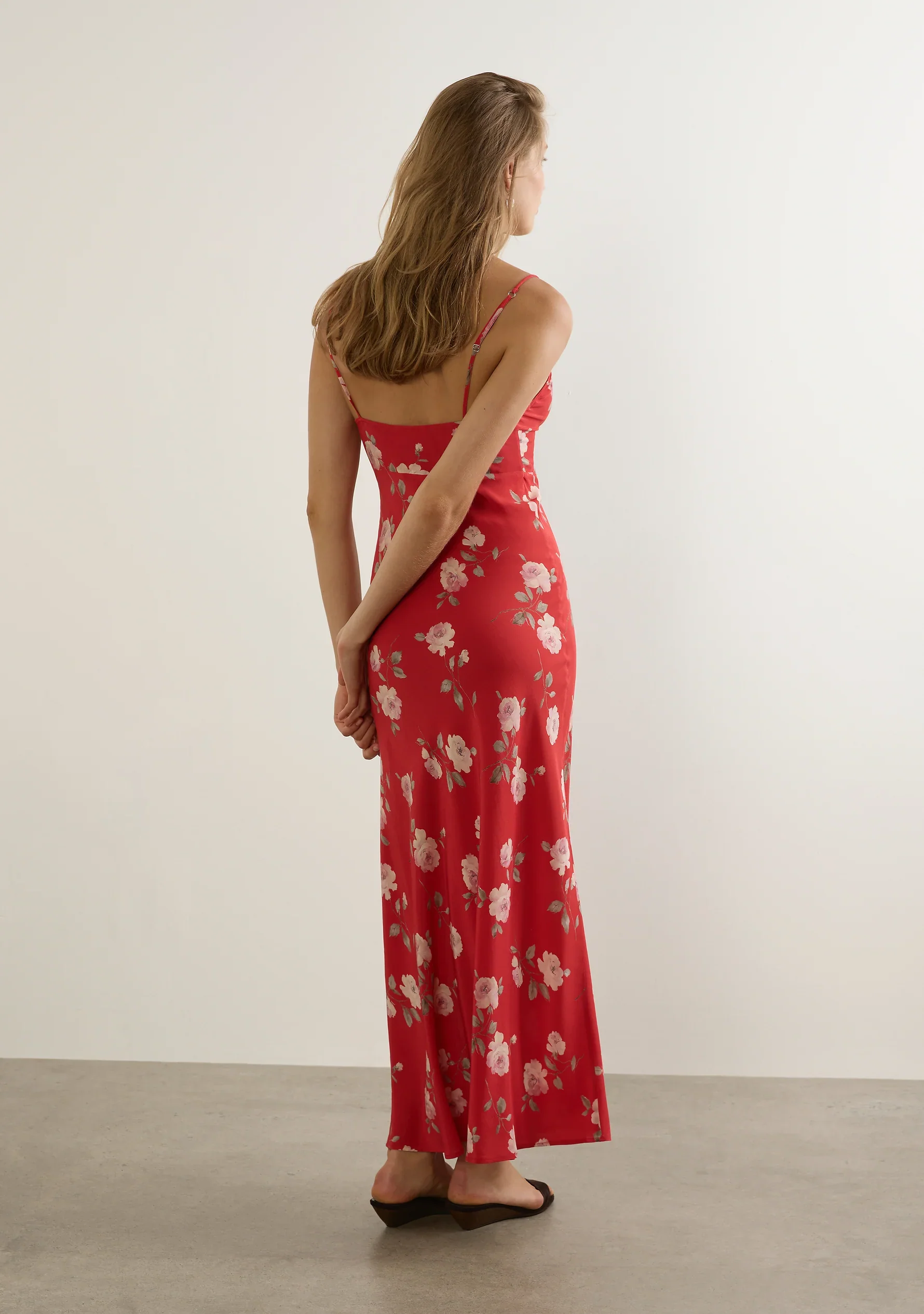 AUGUSTE THE LABEL Womens Anne Tie Slip Maxi Dress in Red Nova Floral - Image 4