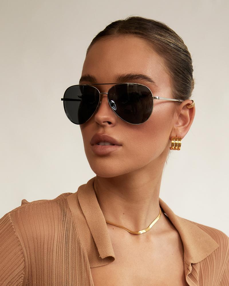 BANBE EYEWEAR Womens The Campbell Sunglasses - Silver /Smoke - Image 7