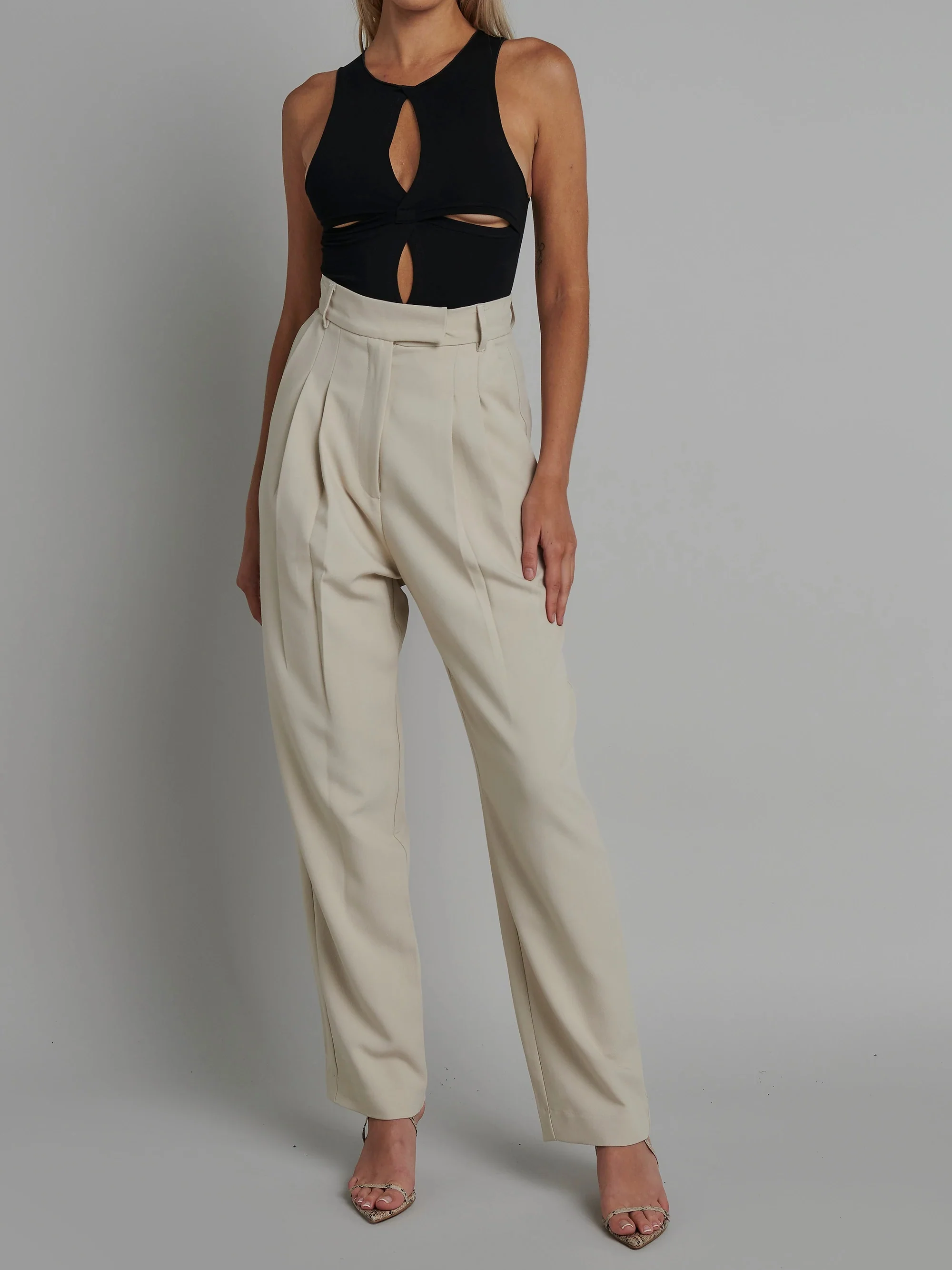BAYSE BRAND Womens Alaina Cross Over Bodysuit Black - Image 4