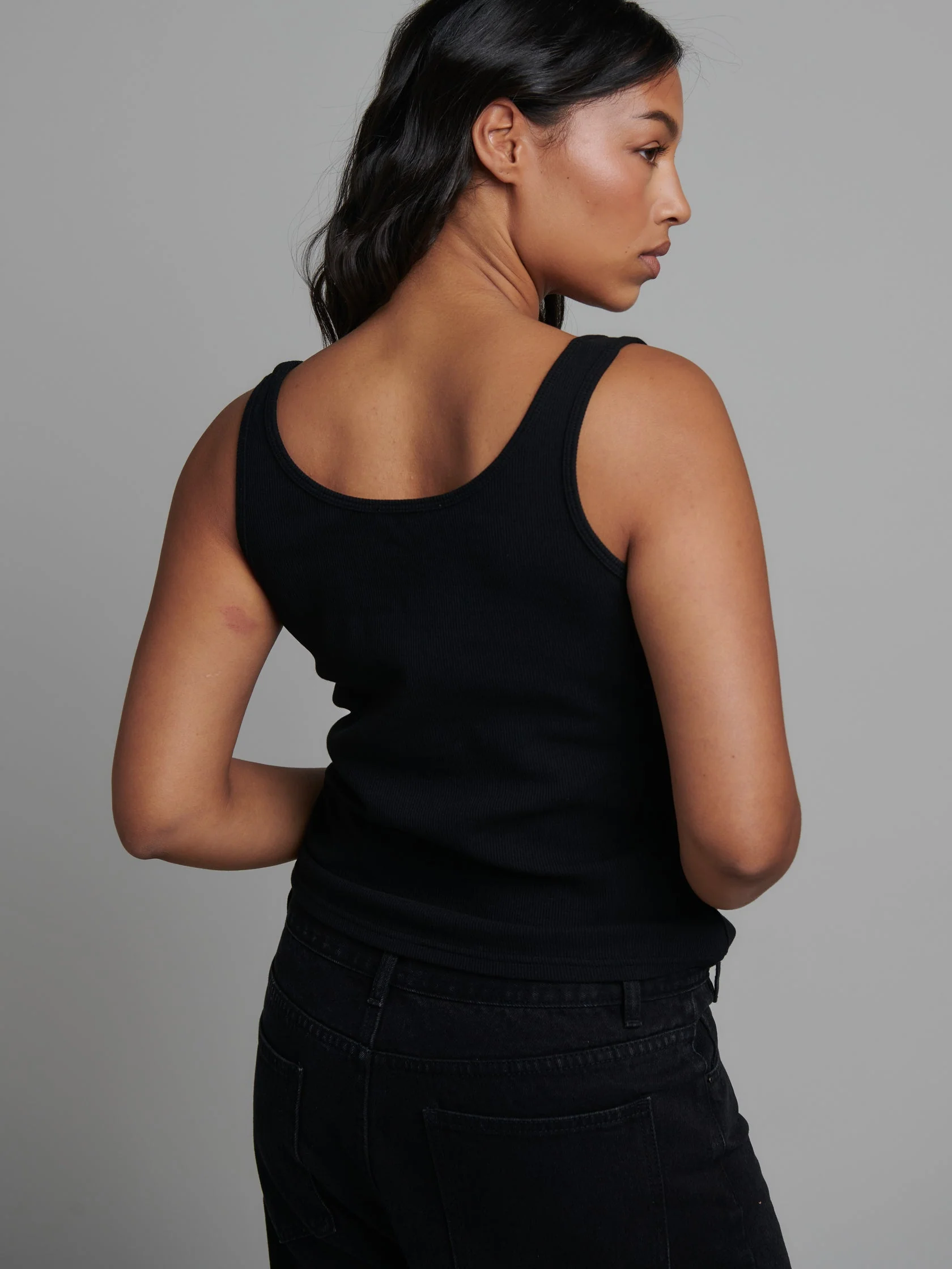 BAYSE BRAND Womens Jordy Tank - Black - Image 6