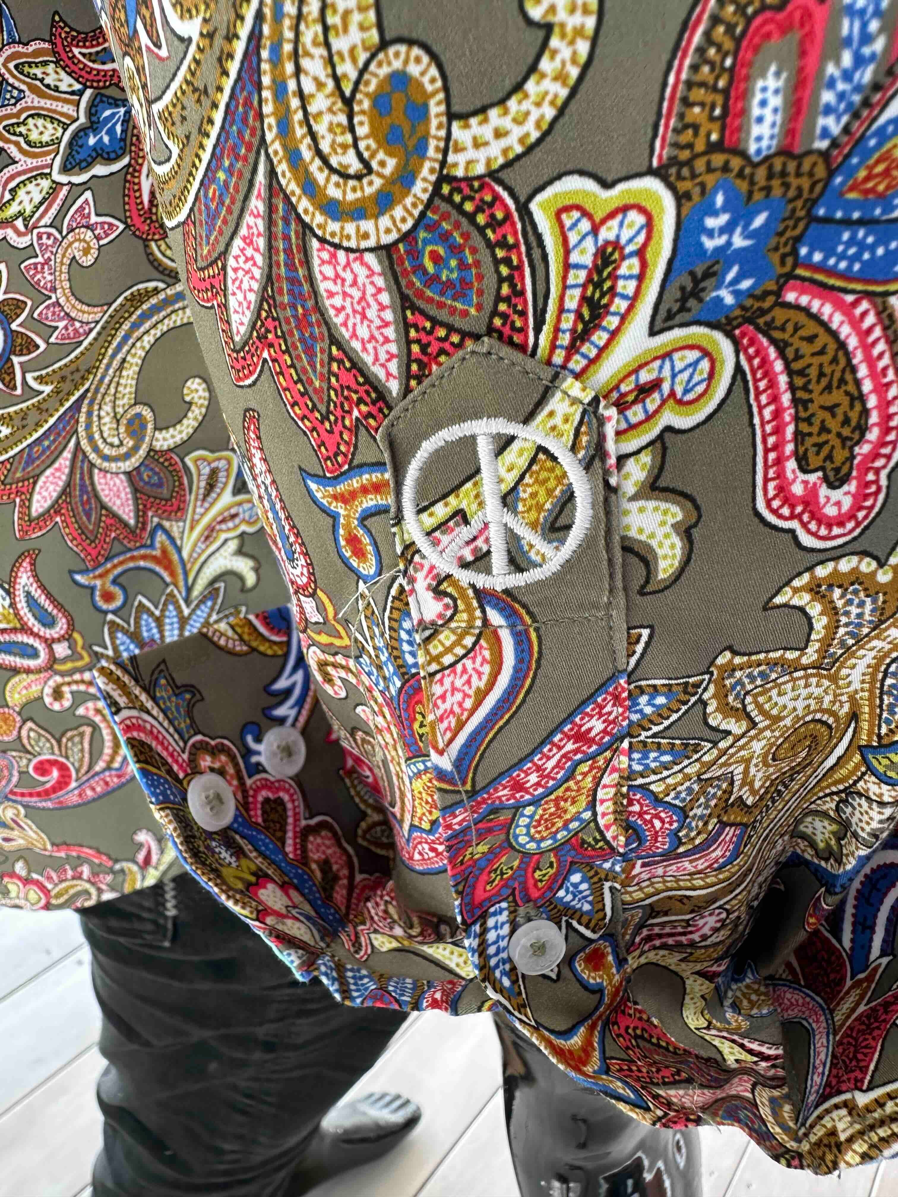 ENGLISH LAUNDRY Mens Villa Long Sleeve Shirt in Jungle Paisley - Image 12
