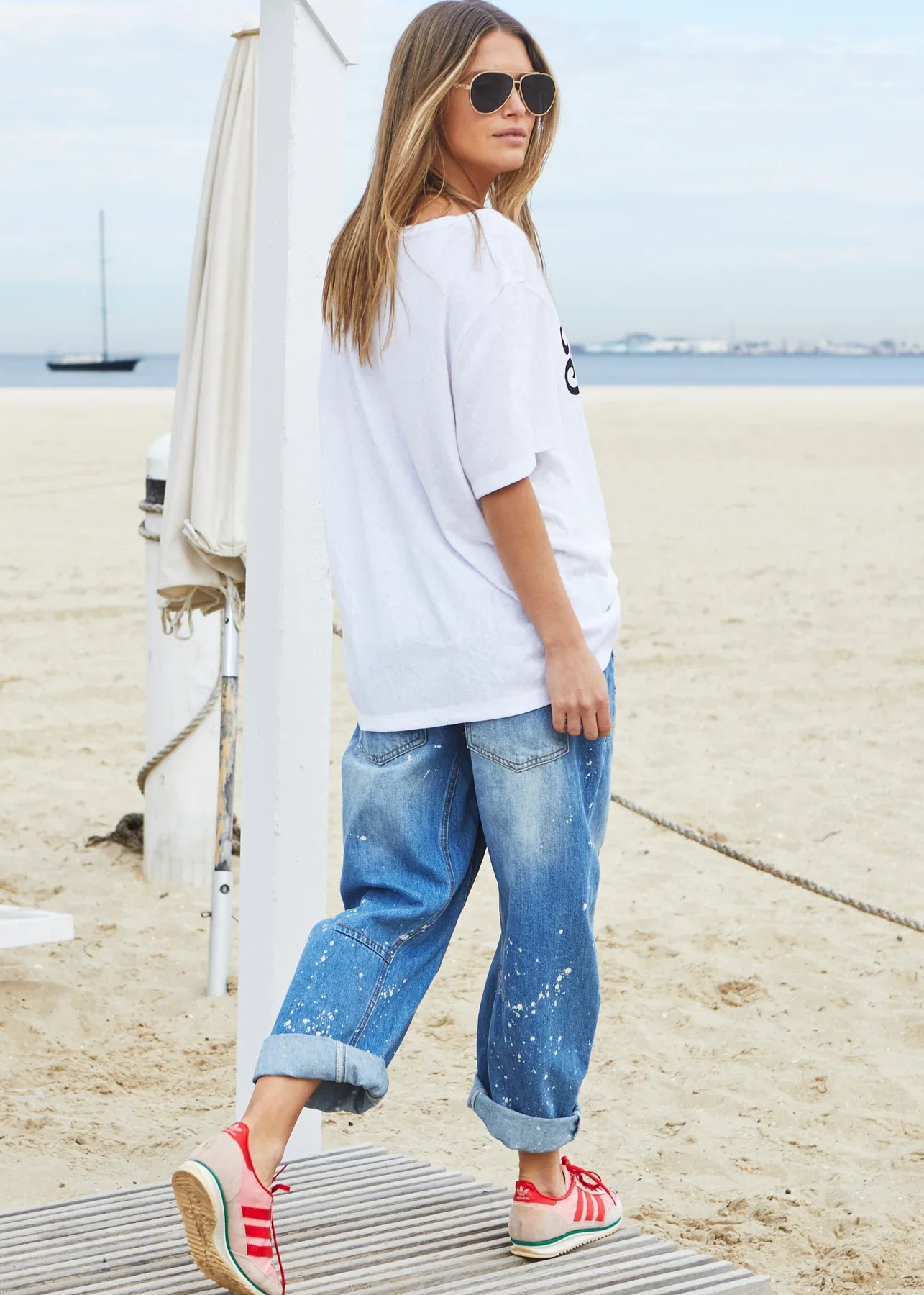 HAMMILL & Co Womens '74 Hammill Logo V Neck Tee in White - Image 8
