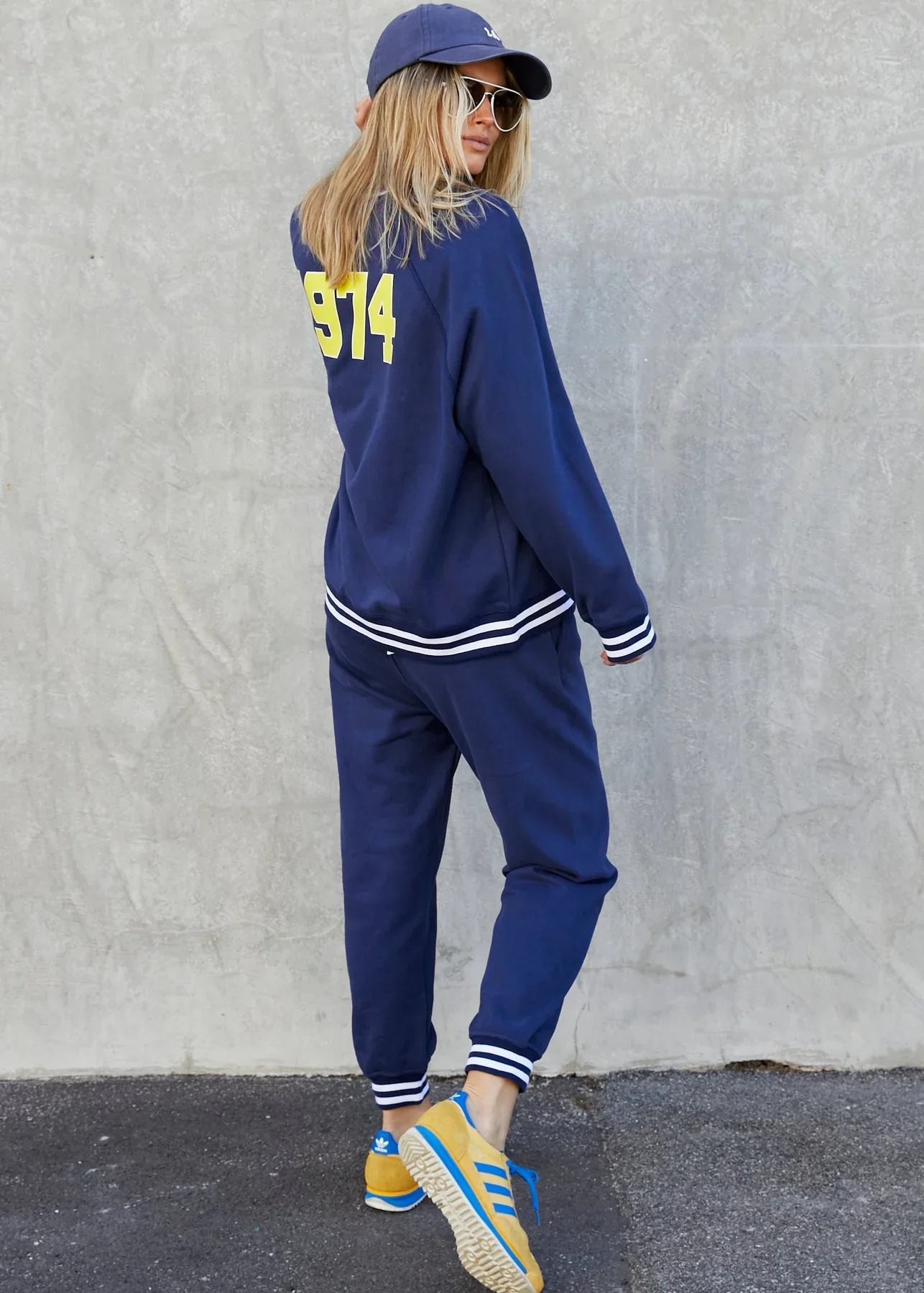 HAMMILL & CO Womens 74 Hammill Sport Sweat in Navy - Image 7
