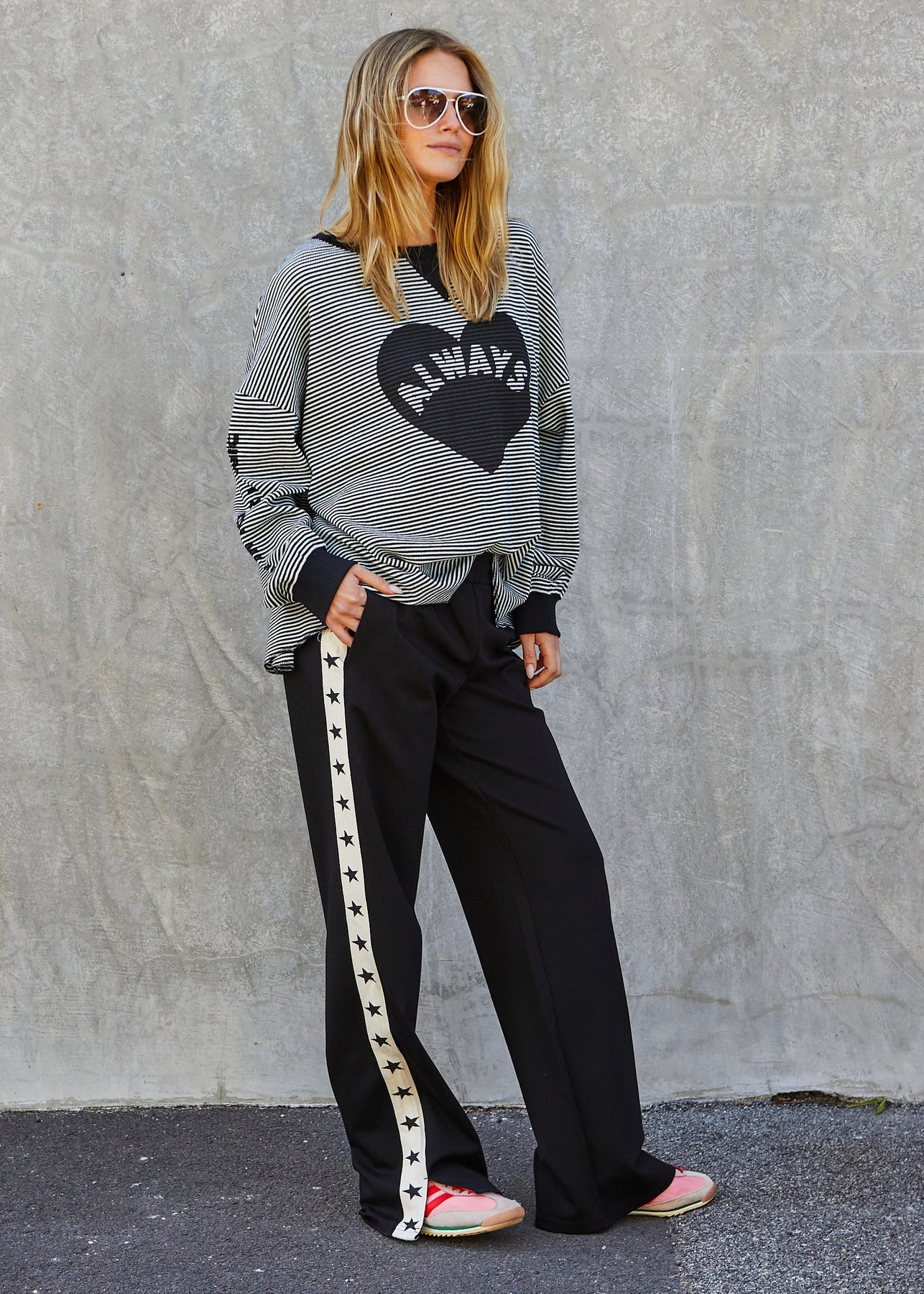 HAMMILL & CO Womens Varsity Star Sport Pant in Black - Image 6