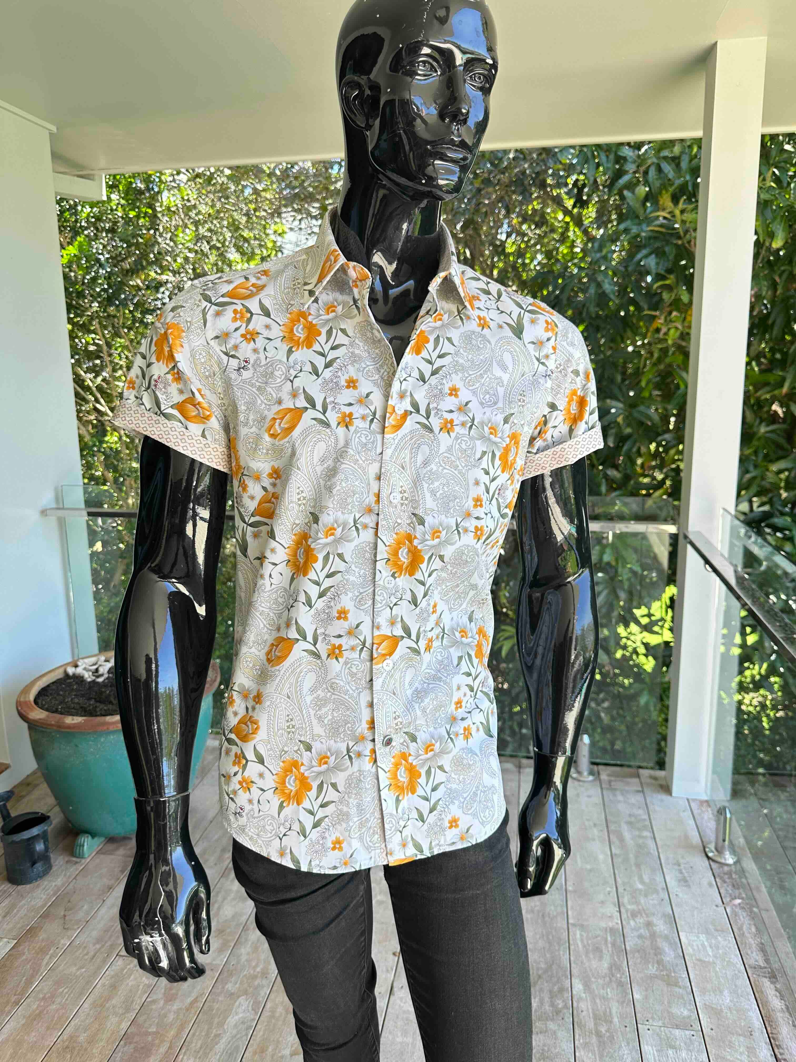 JOHN LENNON Mens Lewes Short Sleeve Paisley Shirt in Amber - Image 3