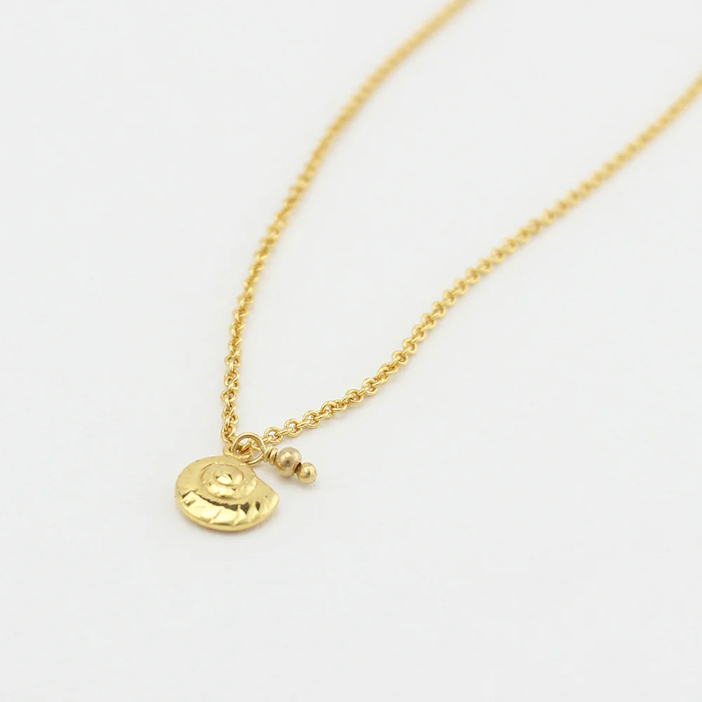 Jolie & Deen Womens SEASHELL NECKLACE GOLD - Image 3