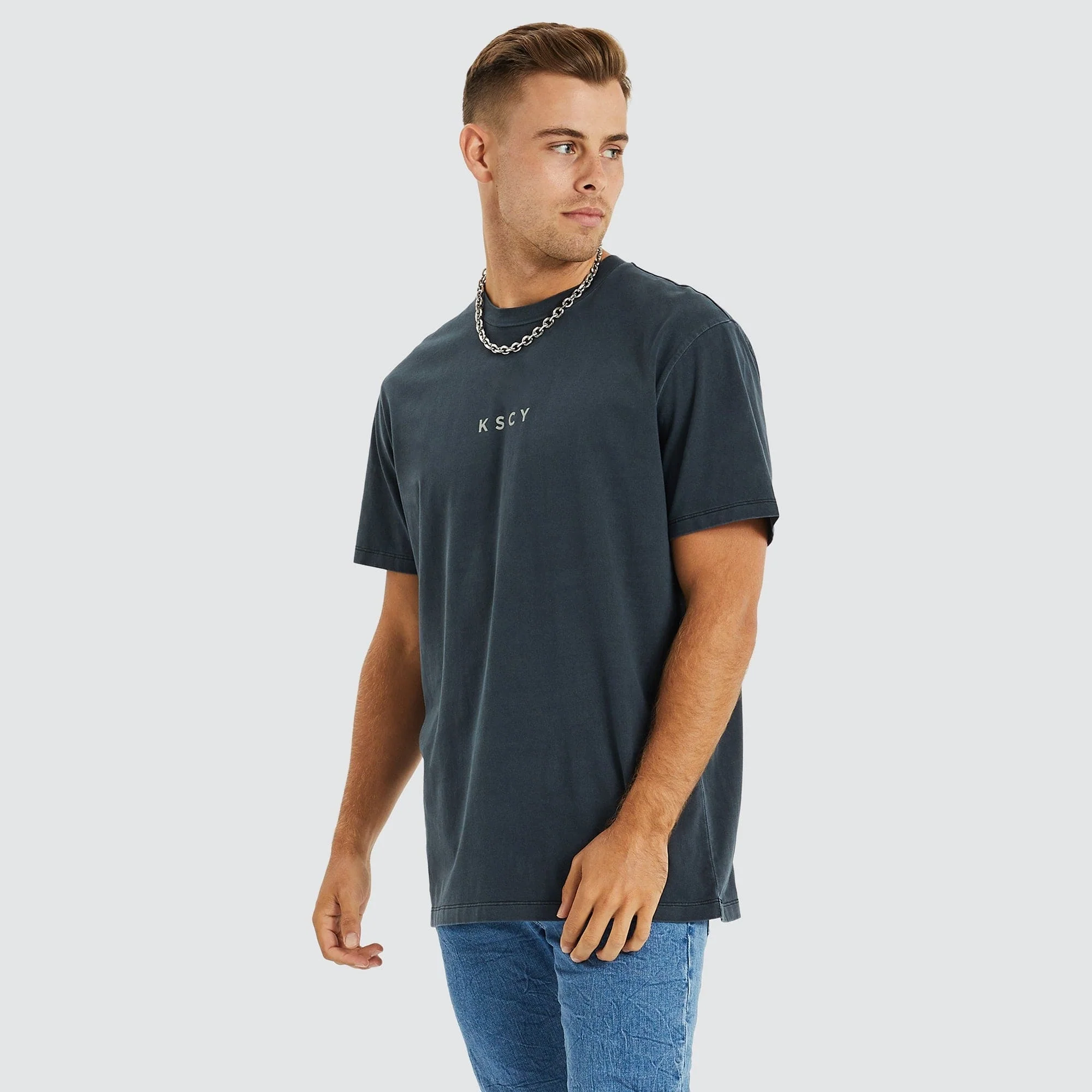 KISS CHACEY Mens Devotion Relaxed Tee Shirt - Pigment Anthracite - Image 6