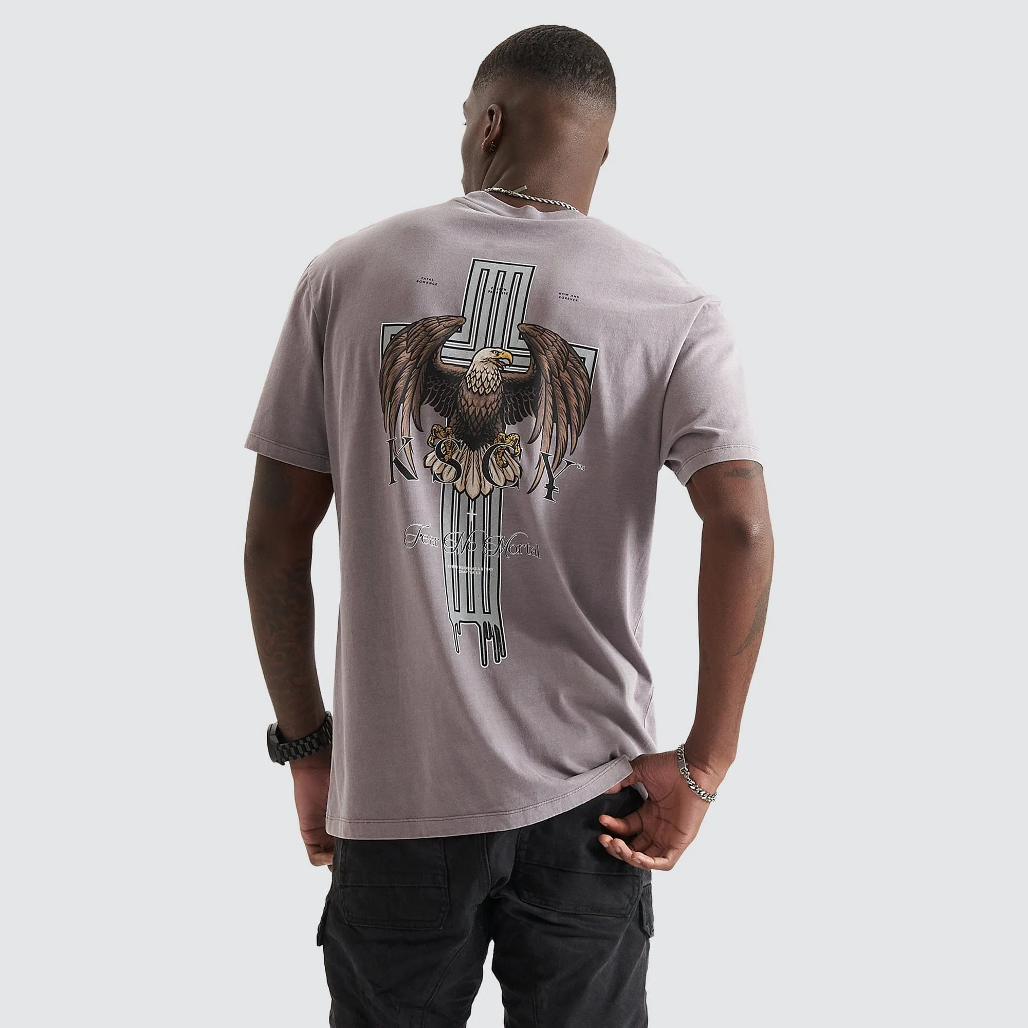 KISS CHACEY Mens Mercia Relaxed Tee Shirt - Pigment Cinder - Image 2