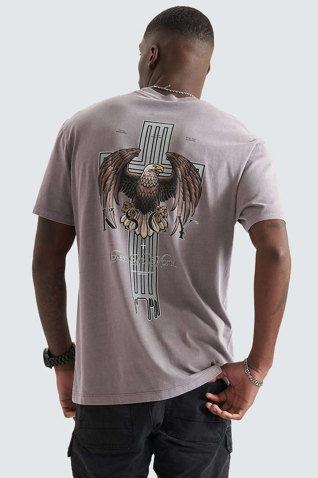 KISS CHACEY Mens Mercia Relaxed Tee Shirt - Pigment Cinder - Image 4
