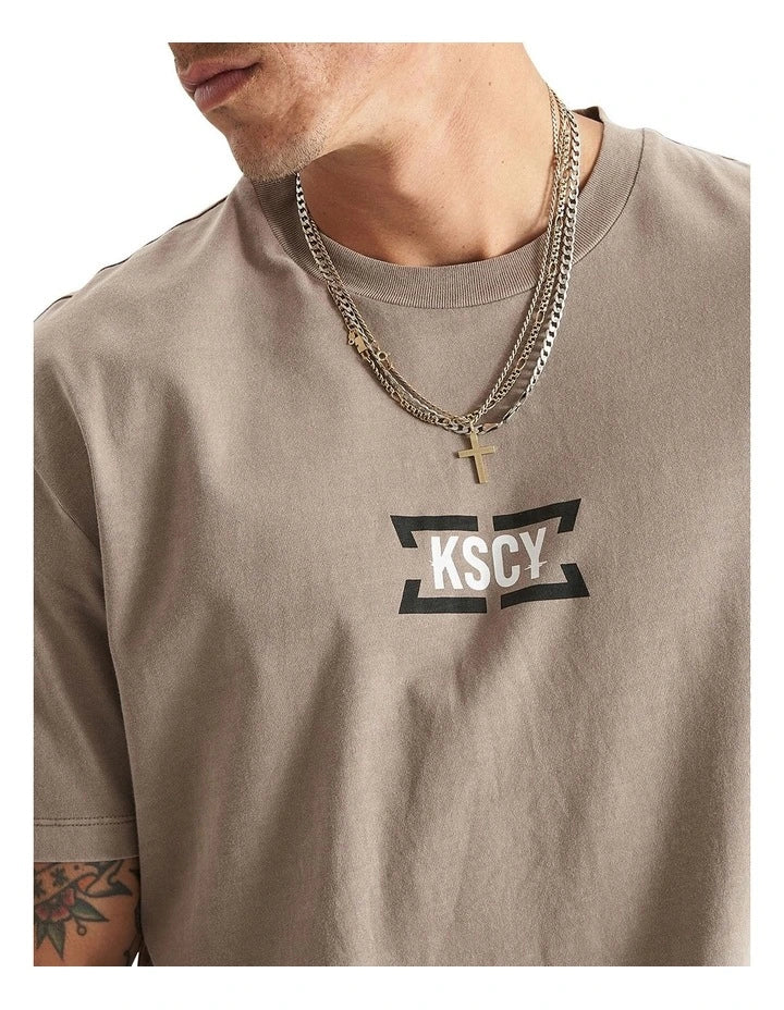 KISS CHACEY Mens Retribution Relaxed Tee - Pigment Driftwood - Image 6