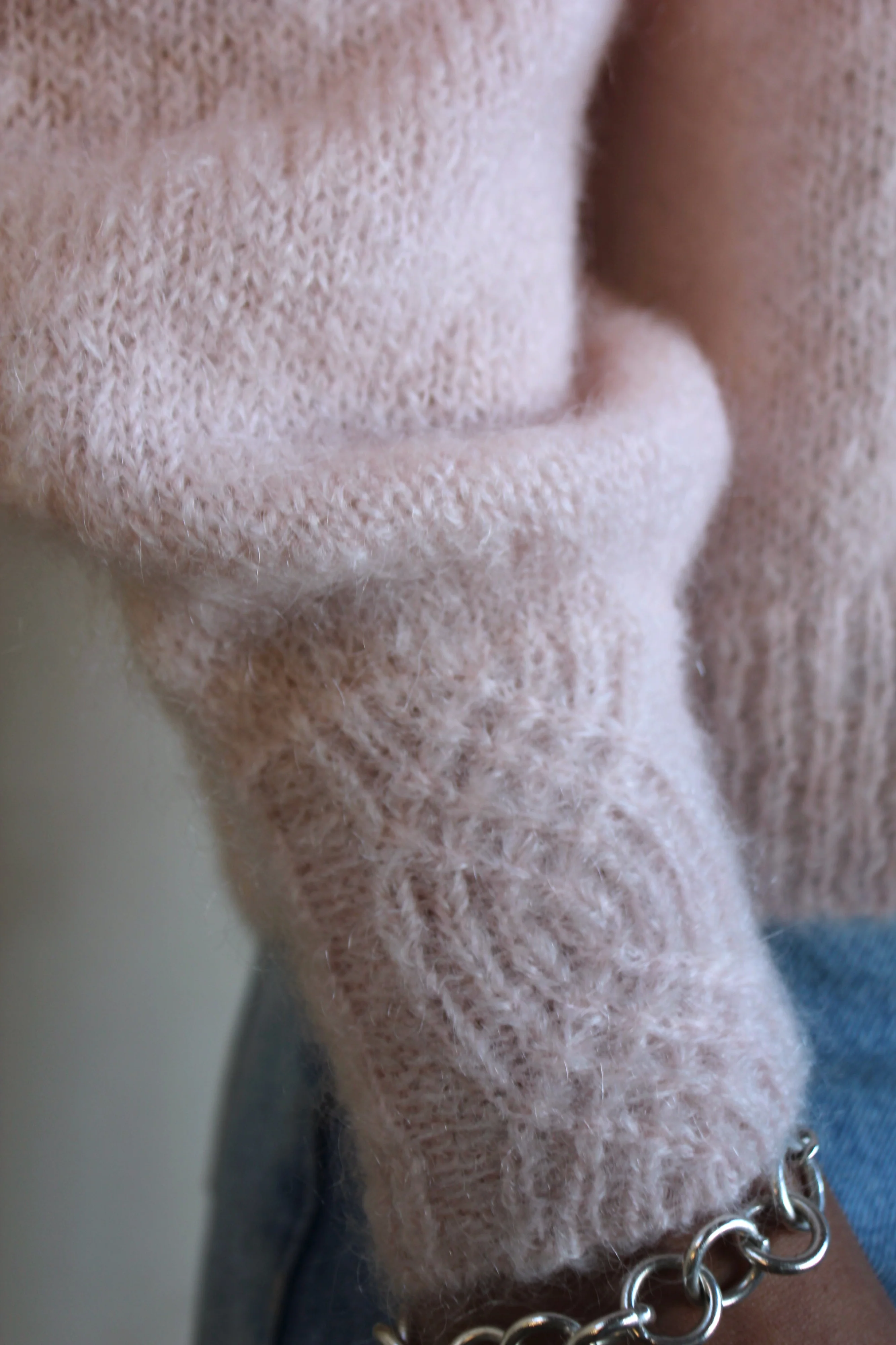 MAISON ANJE Womens Lunivers Kid Mohair Cardi Macaron - Image 3
