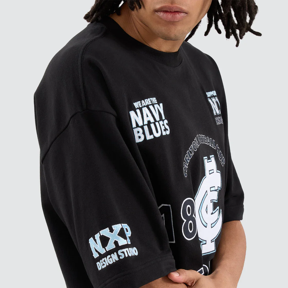 NENA & PASADENA  AFL Mens Carlton Blues Mega Loop Back Tee - Jet Black - Image 4