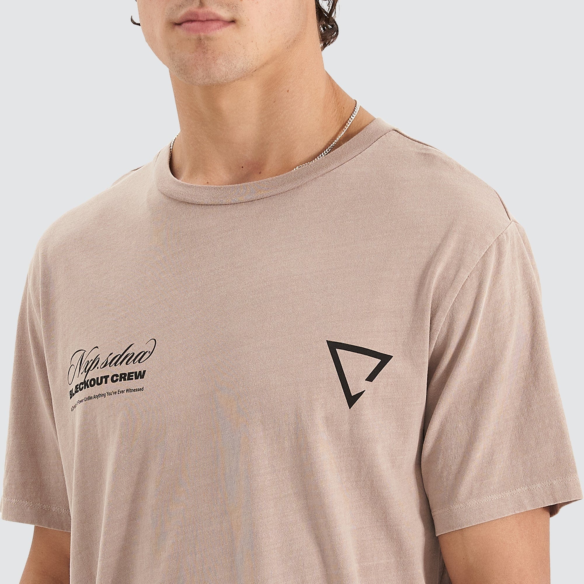 NENA & PASADENA Mens Blackout Cape Back Tee Shirt - Pigment Etherea Grey - Image 7