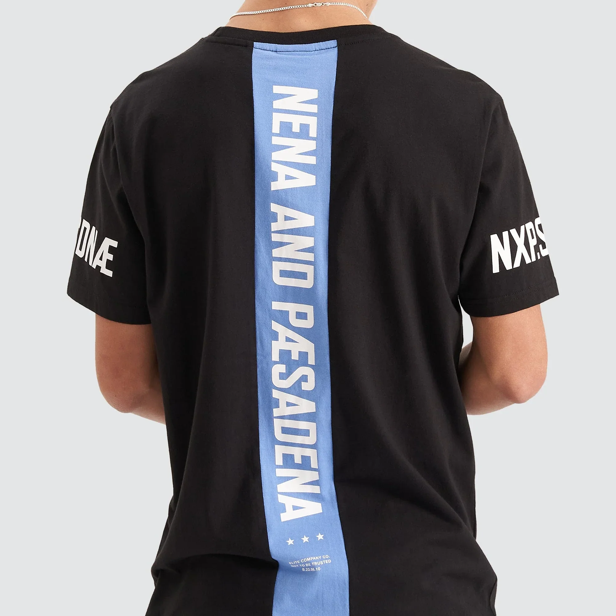 NENA & PASADENA Mens Equaliser Cape Back Tee Shirt - Jet Black - Image 4