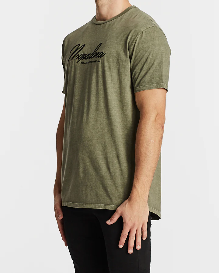 Nena Pasadena MENS FREEDOM SCOOP BACK TEE - PIGMENT KHAKI - Image 4