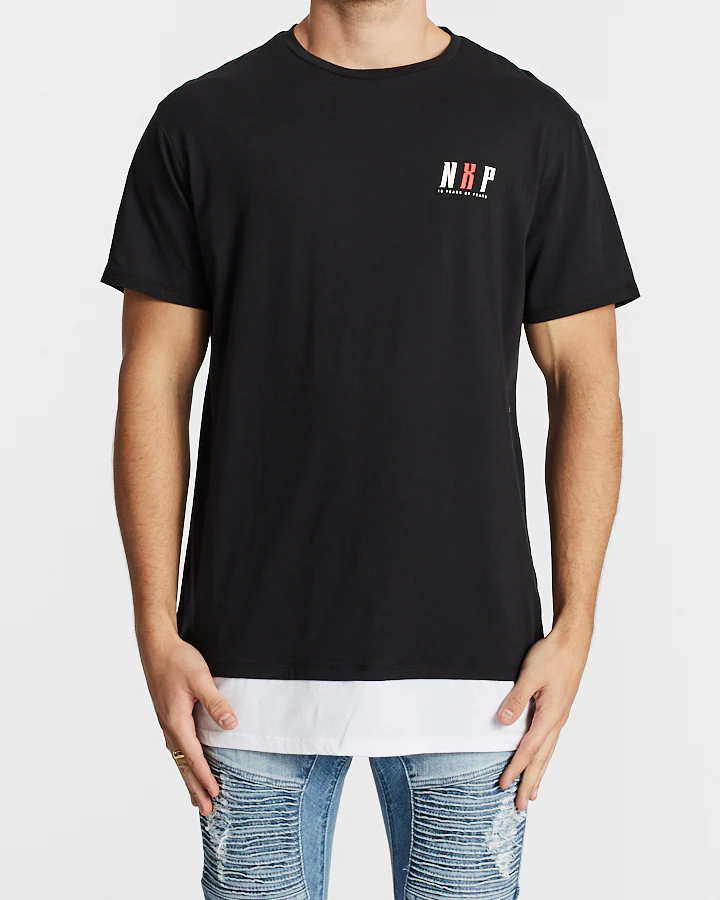 Nena Pasadena MENS HISTORY RELAXED LAYERED HEM TEE - GRAPHITE - Image 4