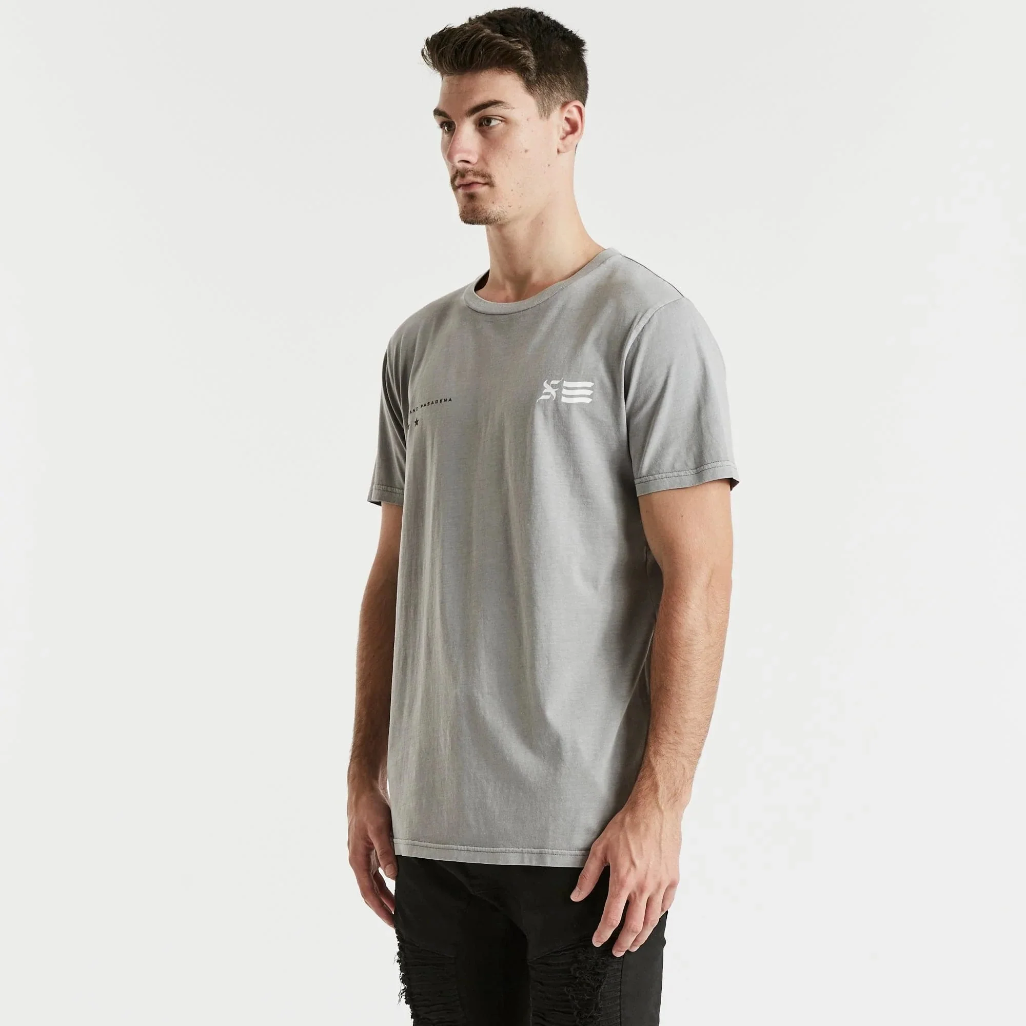 NENA & PASADENA Mens Let Loose Cape Back Tee Shirt Pigment Alloy - Image 4