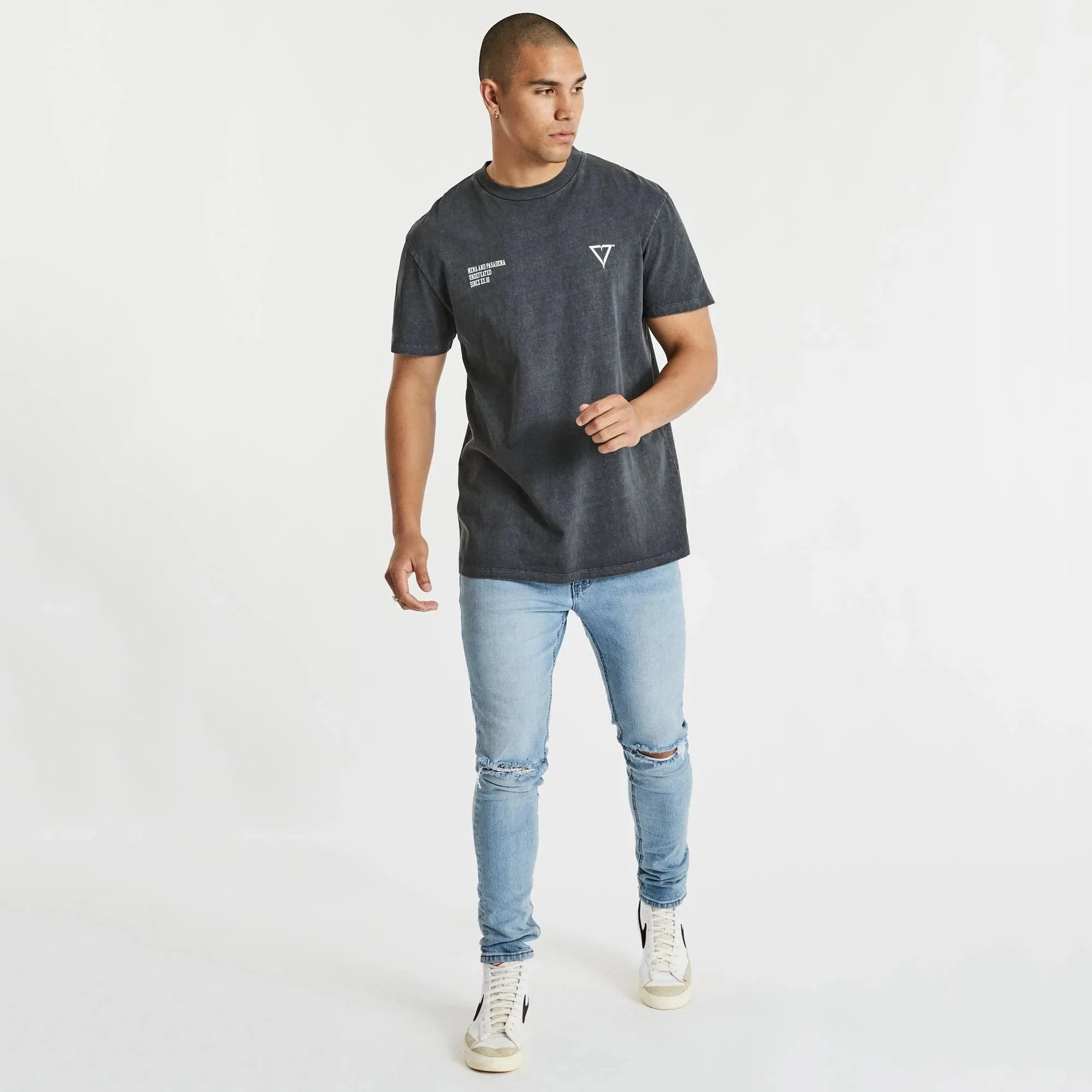NENA & PASADENA Mens Mansion Relaxed Tee Shirt Pigment Asphalt - Image 6