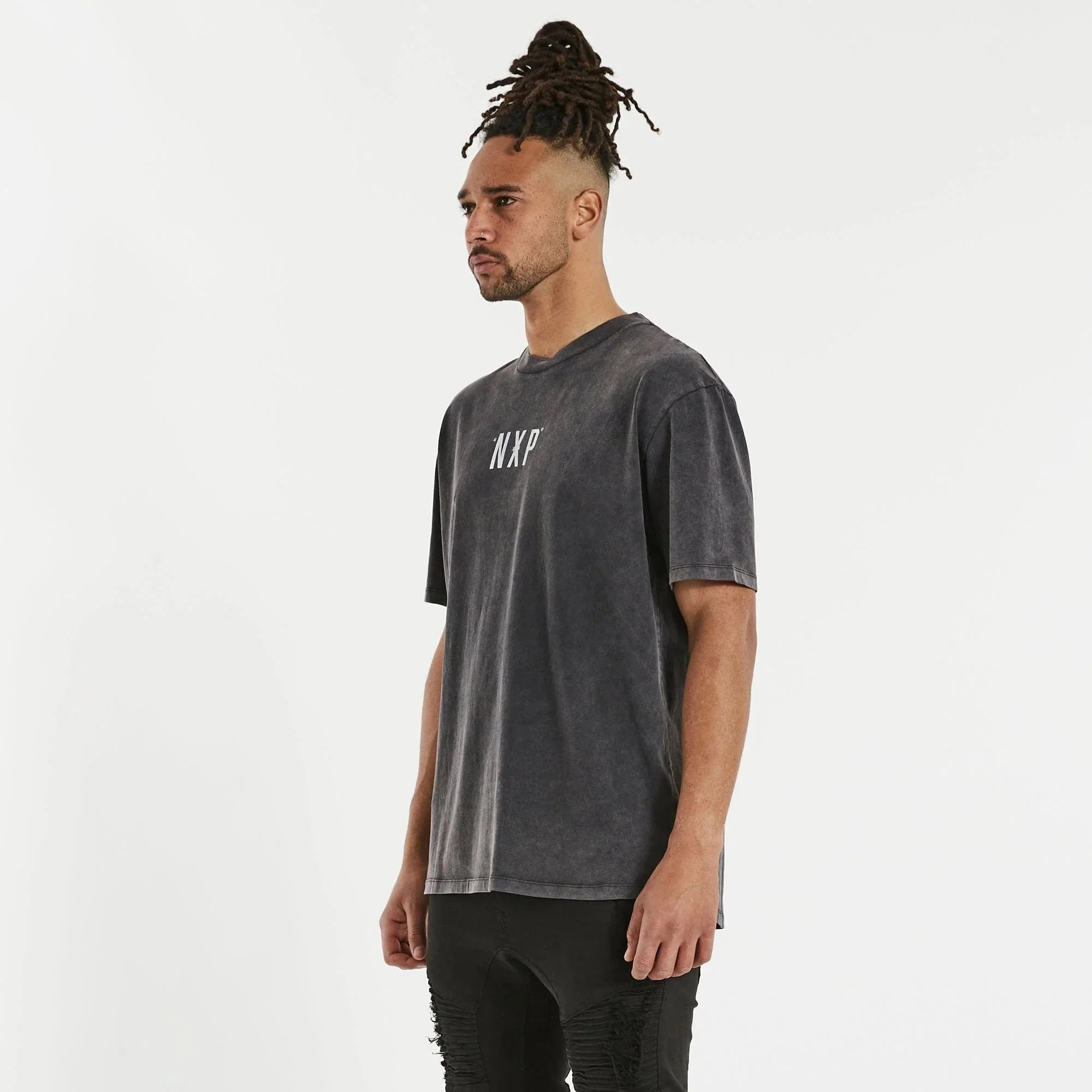 NENA PASADENA Mens Notorious Box Fit Scoop Back Tee Shirt Mineral Black - Image 4