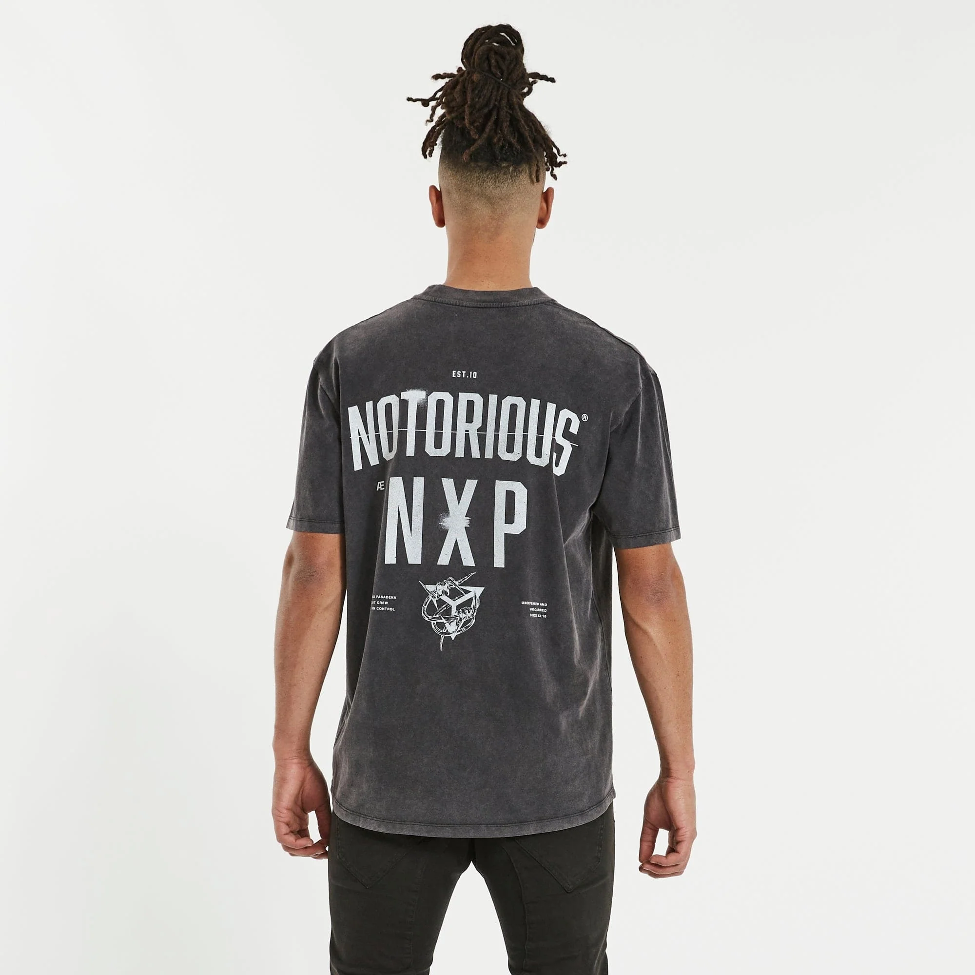 NENA PASADENA Mens Notorious Box Fit Scoop Back Tee Shirt Mineral Black - Image 5