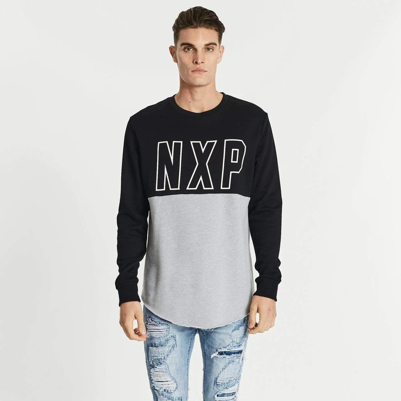 Nena & Pasadena MENS OUTNUMBERED DUAL CURVED HEM SWEATER - JET BLACK - Image 5