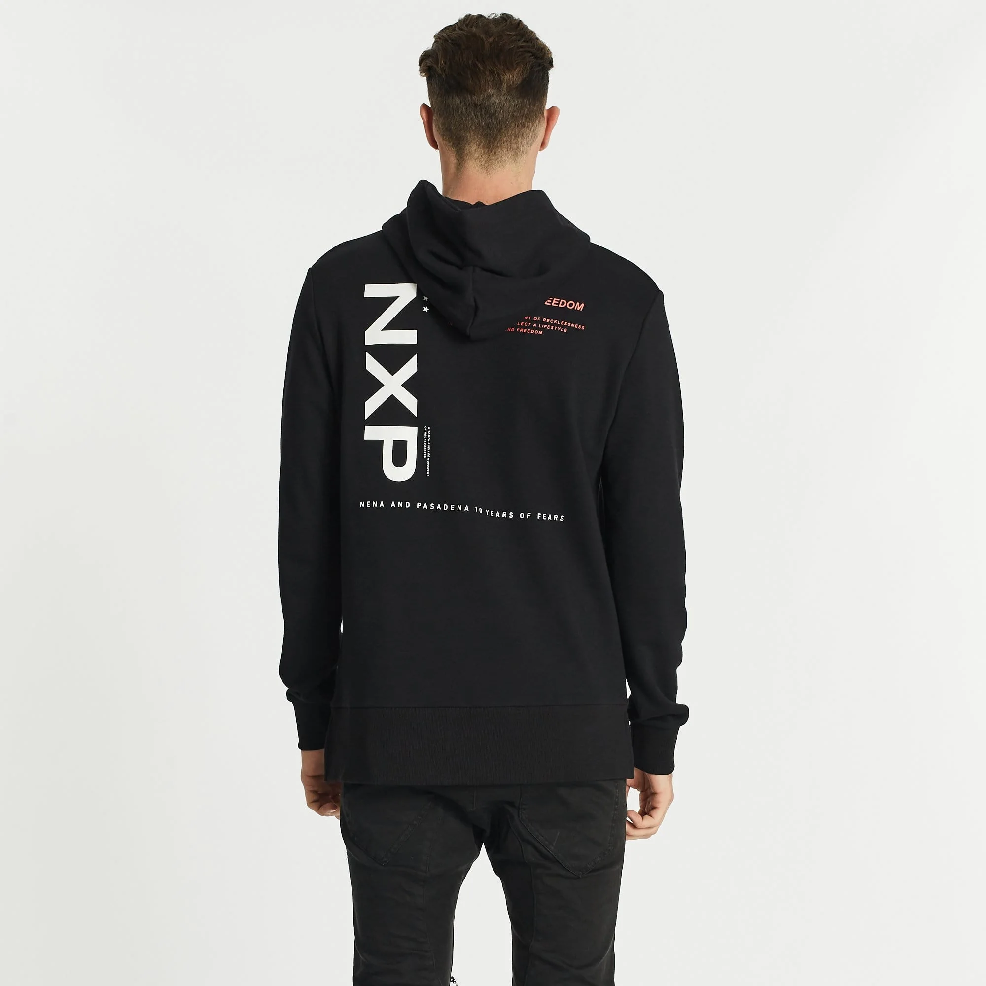 Nena & Pasadena MENS PROMINENT STEP HEM HOODED SWEATER - JET BLACK - Image 8