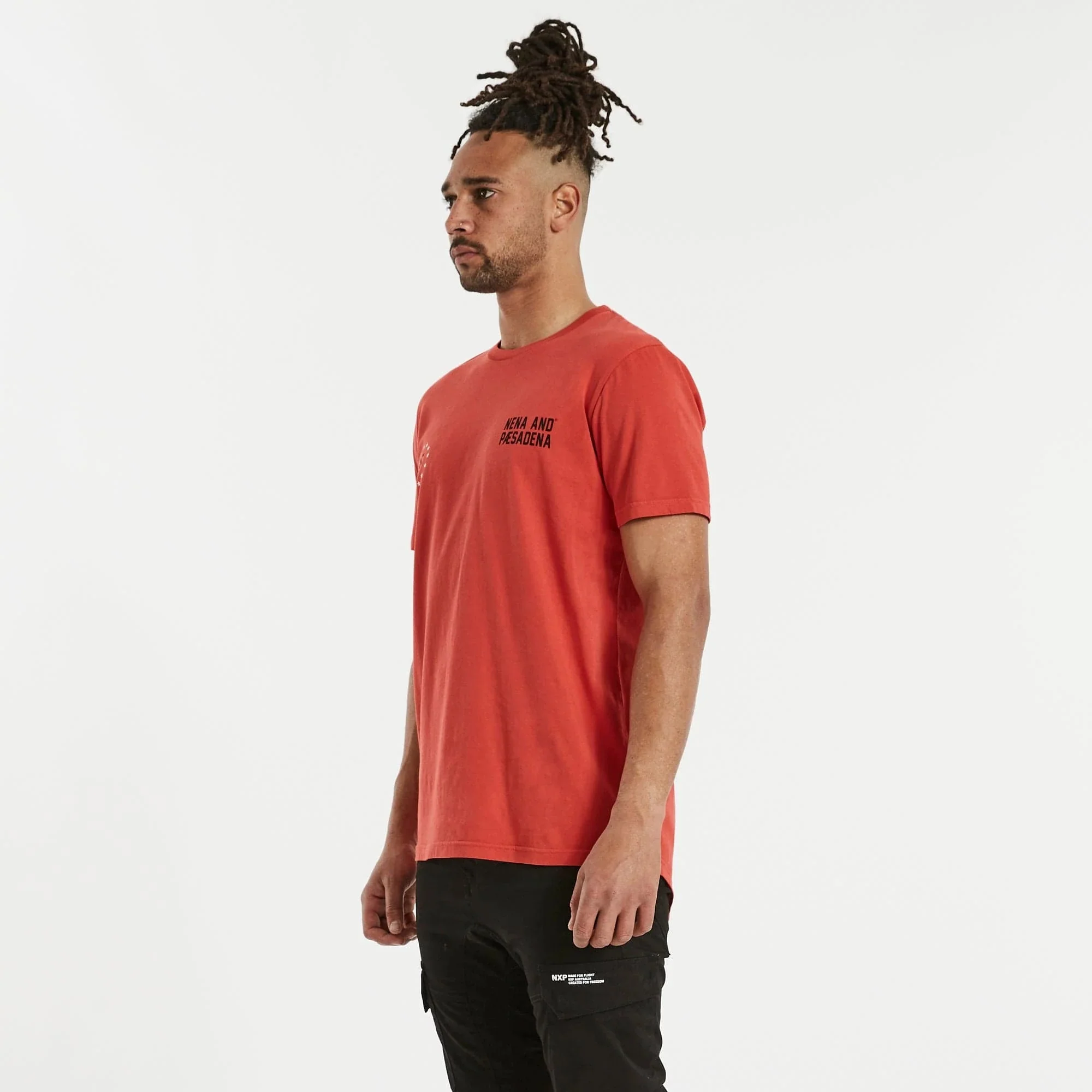 NENA & PASADENA Mens Silverlight Cape Back Tee Shirt Pigment Poppy Red - Image 2