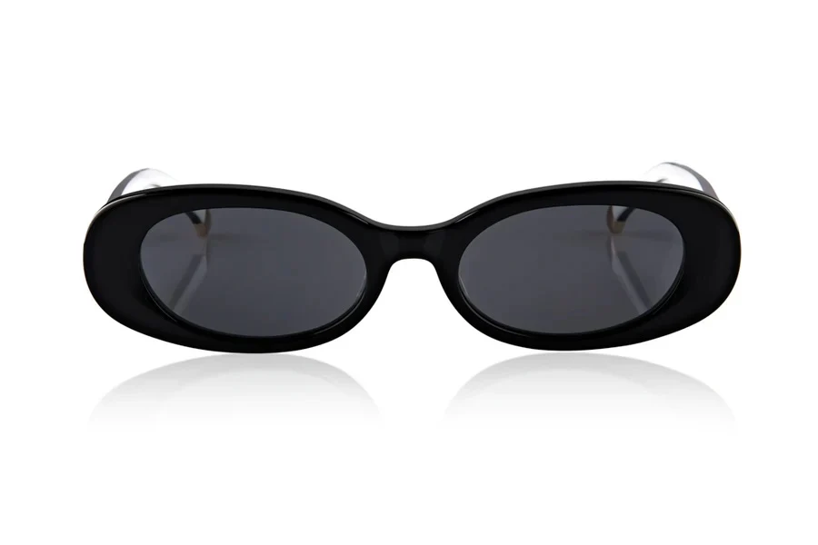 OSCAR & FRANK Citra Sunglasses Gloss Black/ White - Image 3