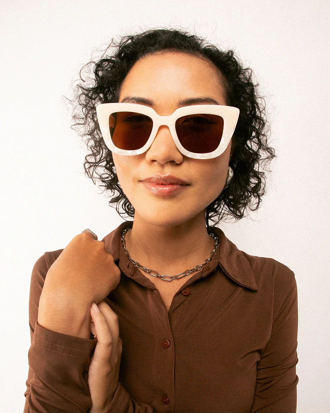 OSCAR & FRANK Fairfax & 3rd Sunglasses - Cream Pearl - Image 8