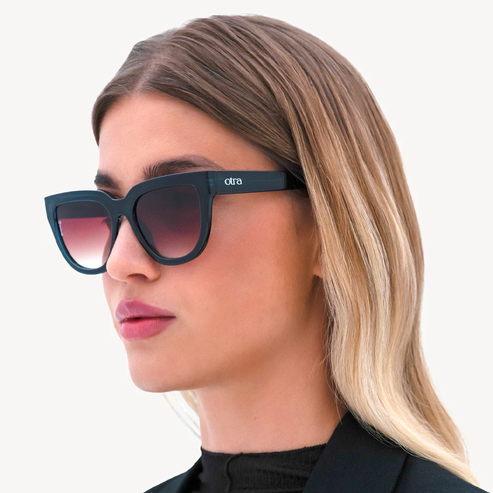 OTRA EYEWEAR Mara Sunglasses - Transparent Navy/ Brown Fade - Image 3