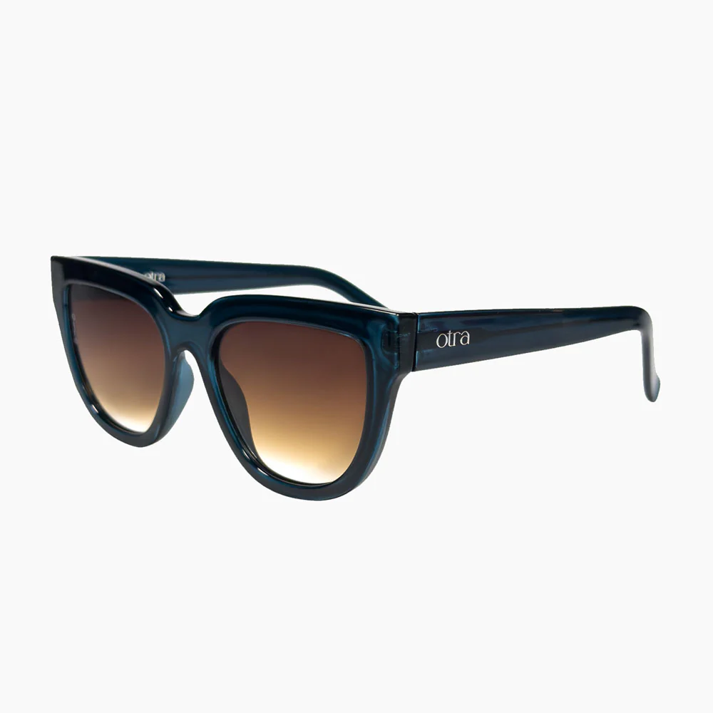 OTRA EYEWEAR Mara Sunglasses - Transparent Navy/ Brown Fade - Image 4