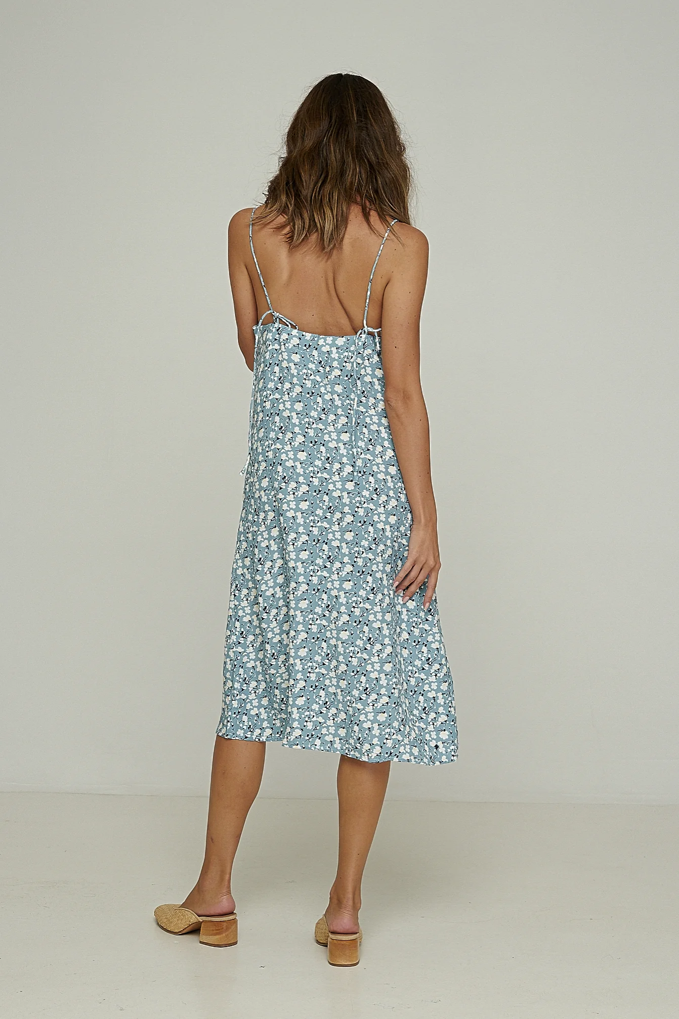 Rue Stiic WOMENS GRADY MIDI DRESS DESERT FLORAL- POWDER BLUE - Image 3