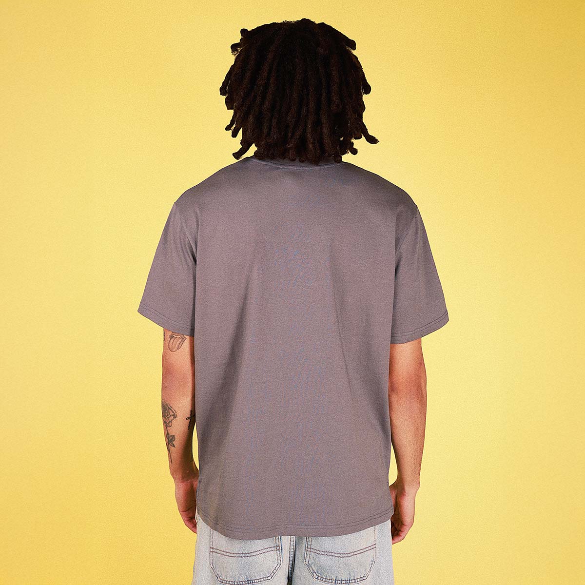 SKWOSH CLUB Mens She'll Be Right Slang Tee in Charcoal - Image 4