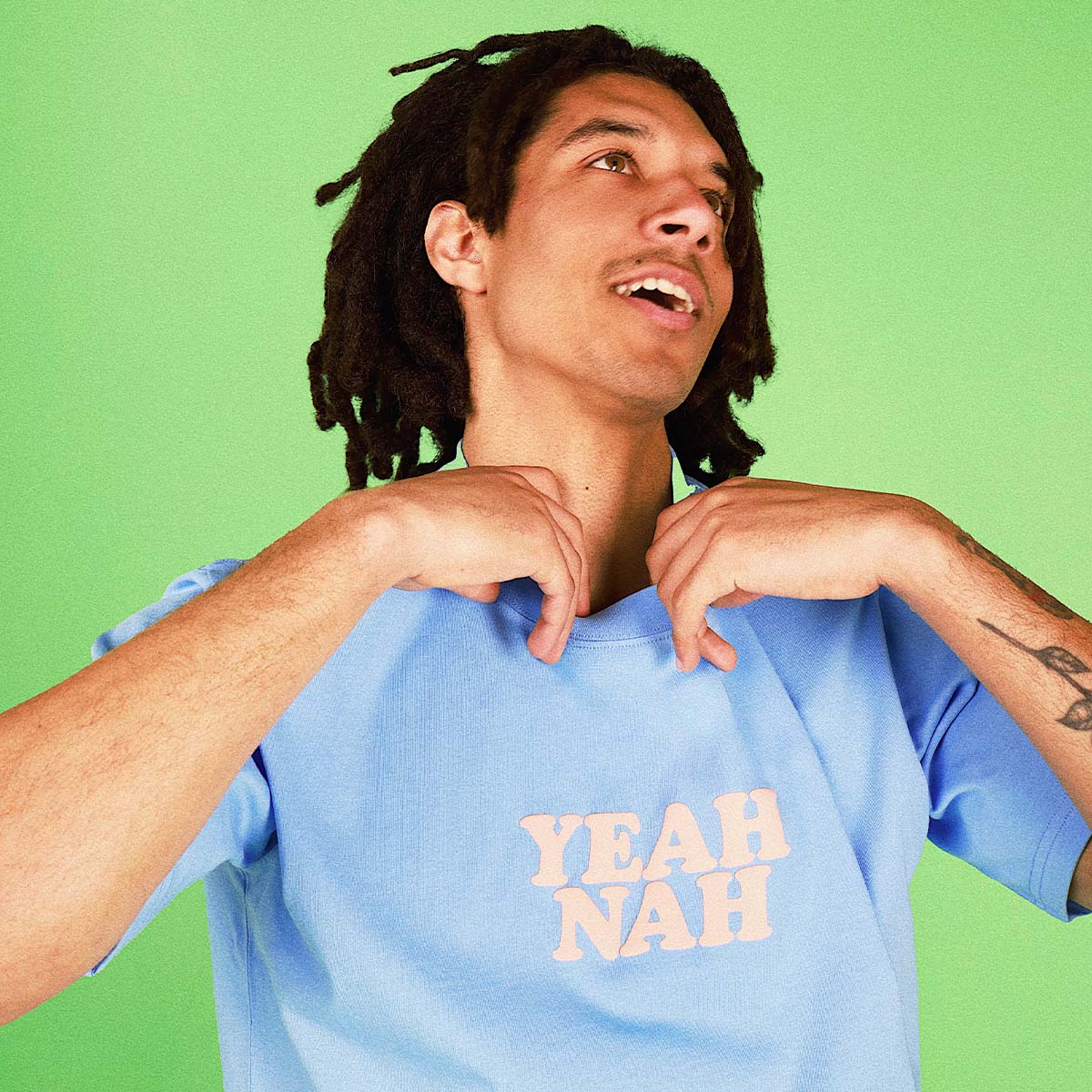 SKWOSH CLUB Mens Yeah Nah Slang Tee in Blue - Image 3
