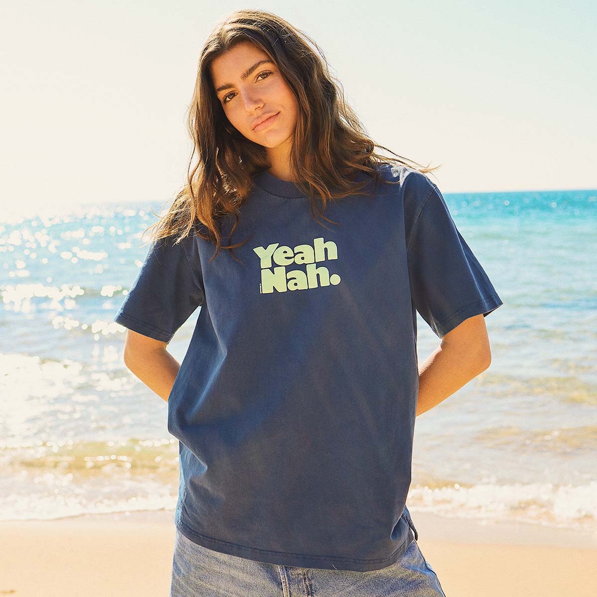 SKWOSH CLUB Mens Yeah Nah Slang Tee in Navy - Image 10