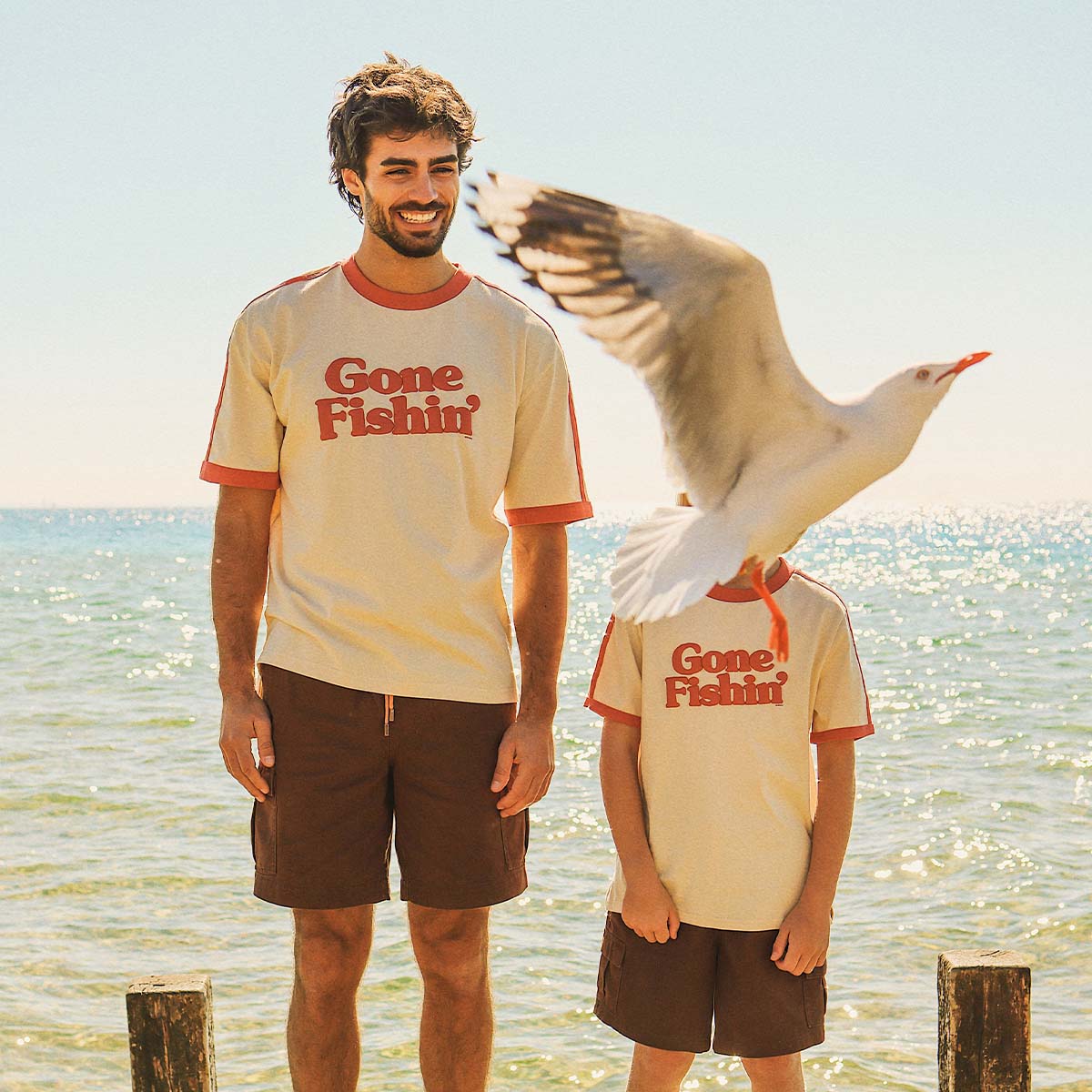SKWOSH Mens Gone Fishin' Boxy Ringer Tee in Off White - Image 12
