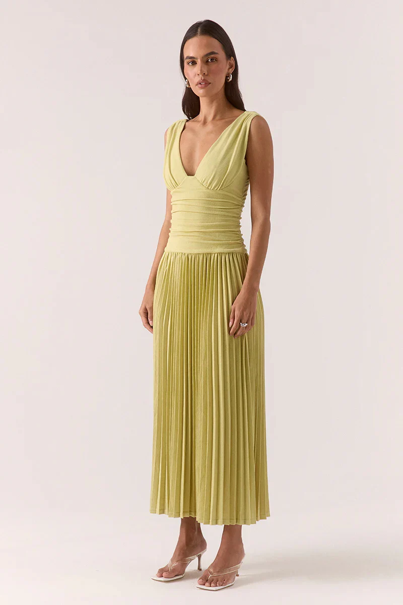 SOVERE Womens Dione Dress in Apple - Image 3