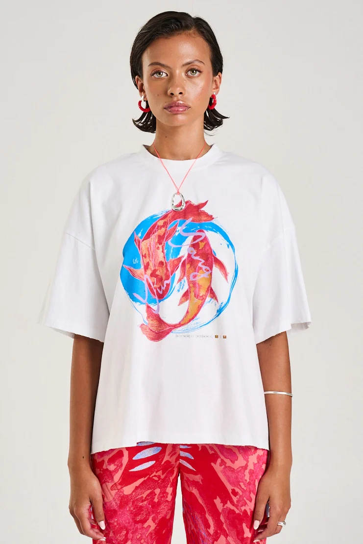 SUMMI SUMMI Womens Band Tee in White with Koi Print