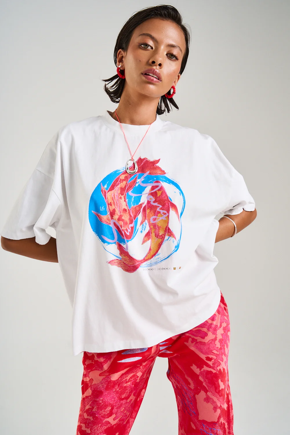 SUMMI SUMMI Womens Band Tee in White with Koi Print - Image 3