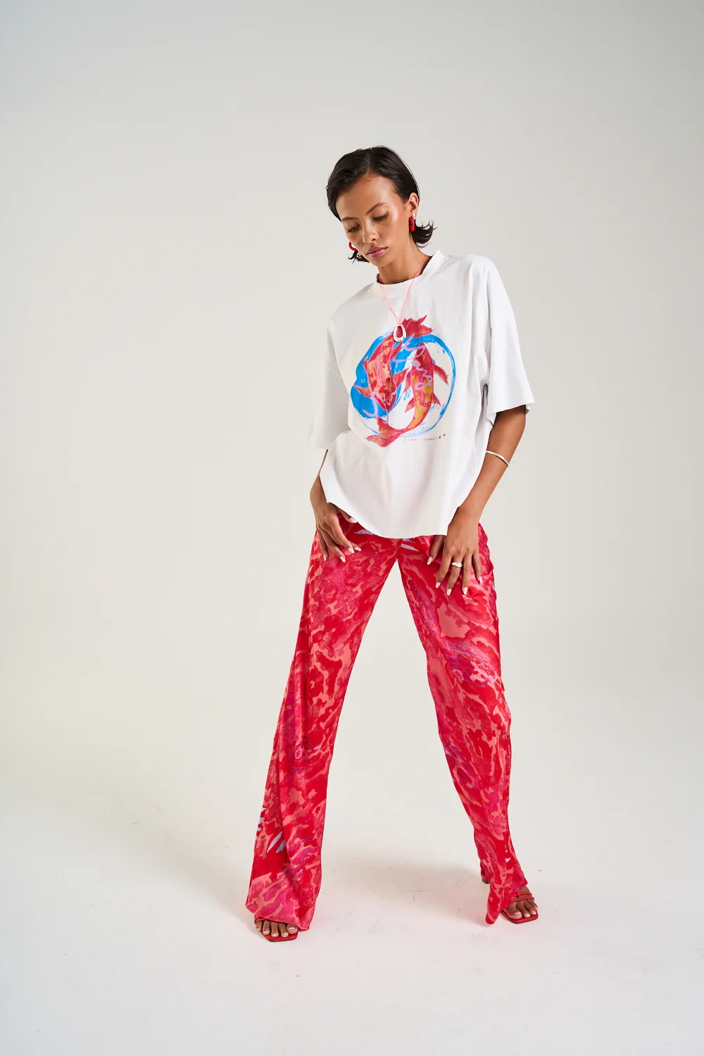 SUMMI SUMMI Womens Band Tee in White with Koi Print - Image 7
