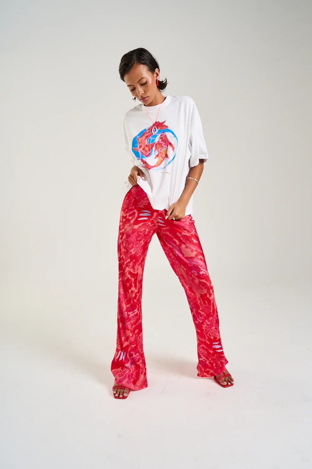 SUMMI SUMMI Womens Band Tee in White with Koi Print - Image 8