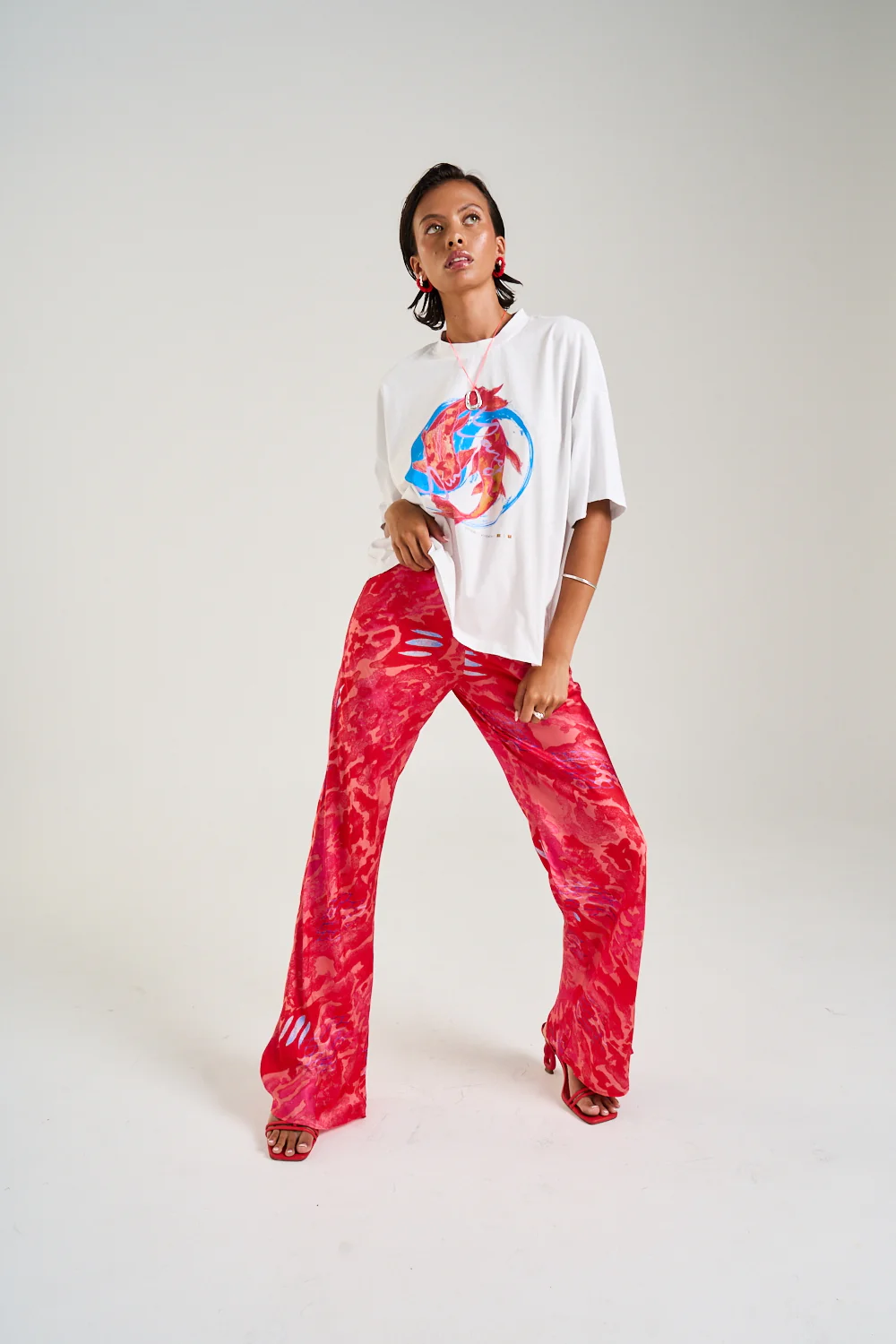 SUMMI SUMMI Womens Band Tee in White with Koi Print - Image 9