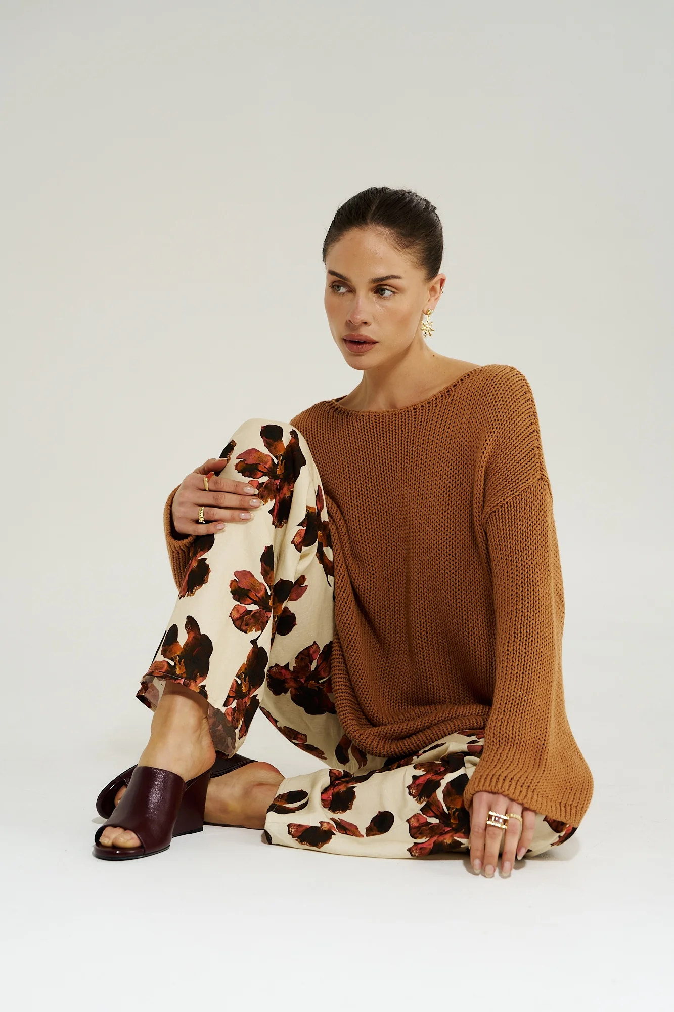 SUMMI SUMMI Womens Bell Long Sleeve Knit in Toffee - Image 12