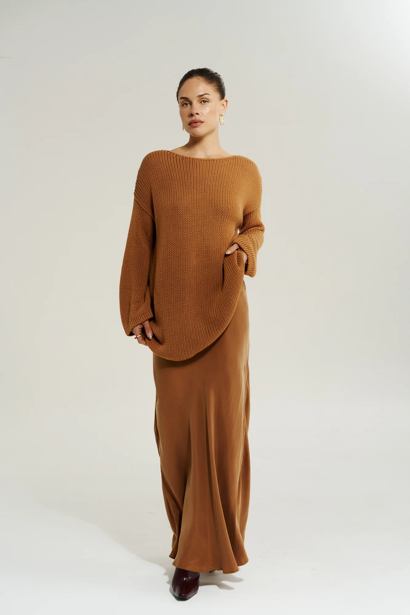 SUMMI SUMMI Womens Bell Long Sleeve Knit in Toffee - Image 14